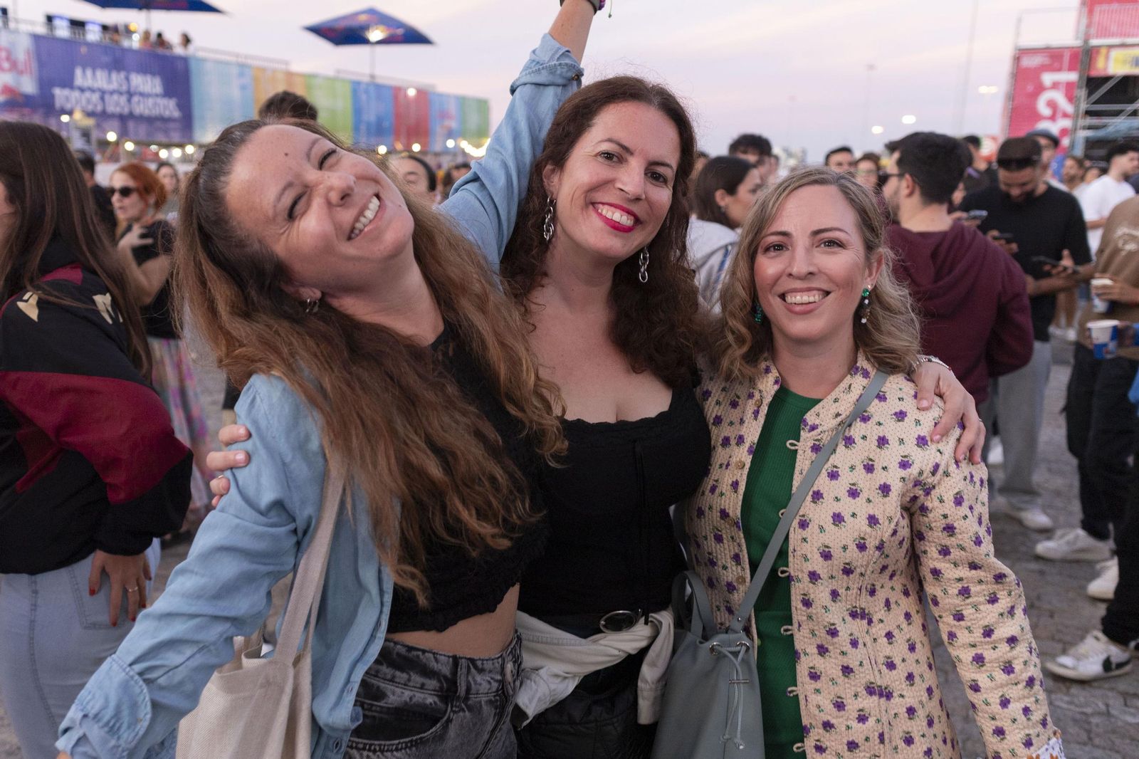 Búscate en las imágenes del concierto gratuito en el Muelle de Cádiz