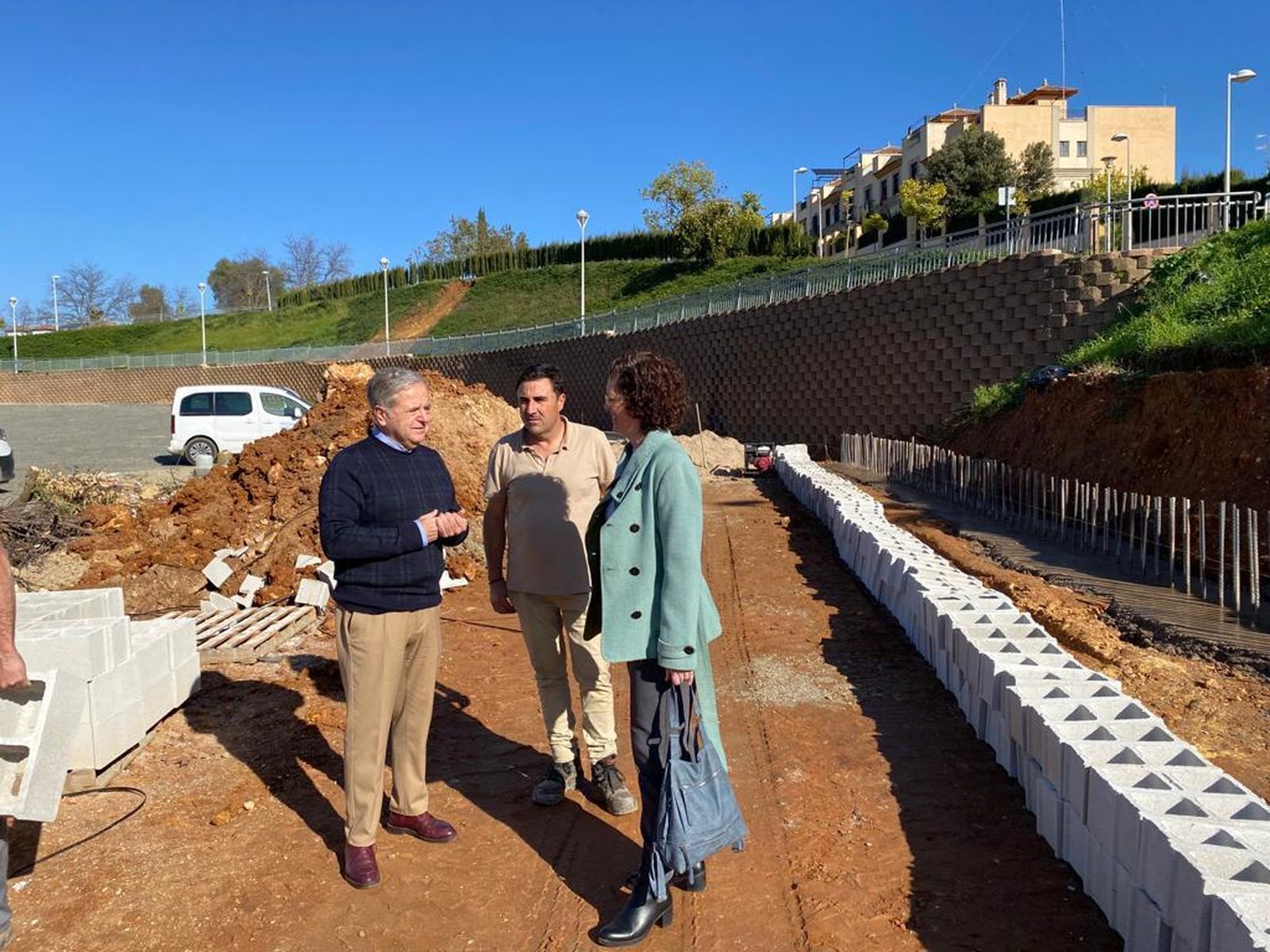 Visita institucional a las obras de aparcamiento.