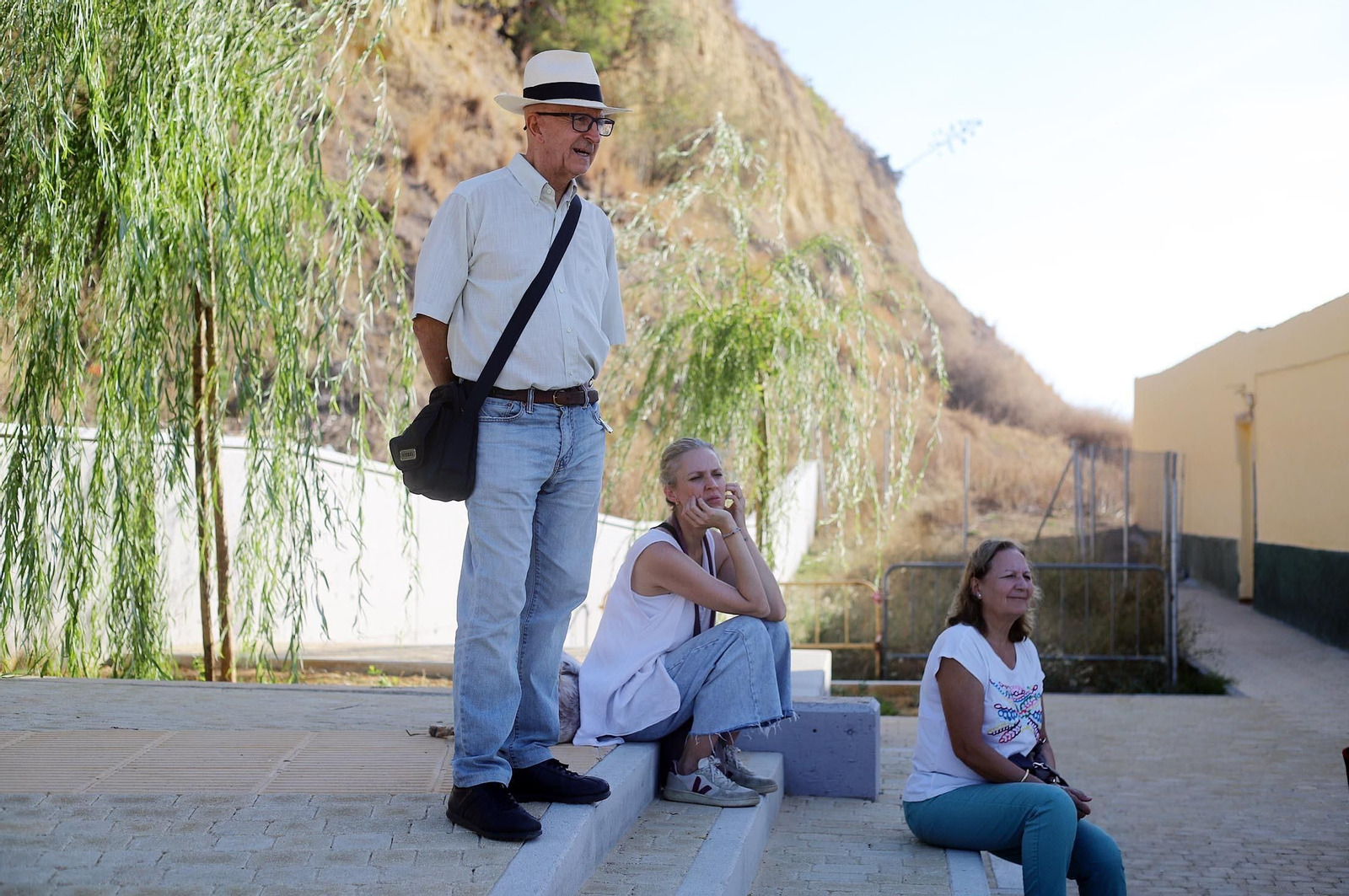 Imágenes de la visita guiada a la Fuente Vieja de Huelva por el arquitecto Francisco Javier López
