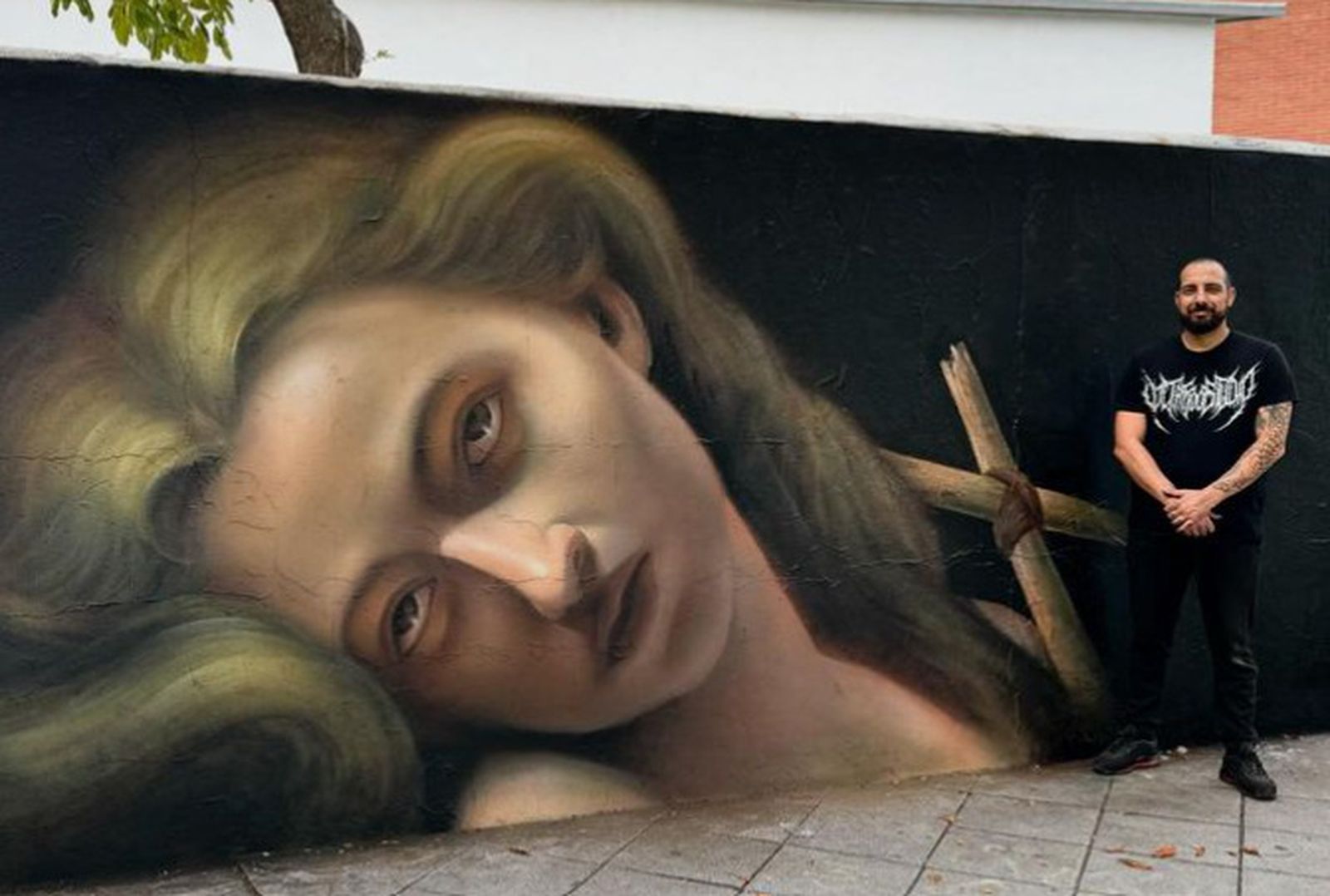 Mural callejero del tatuador Pol Tattoo