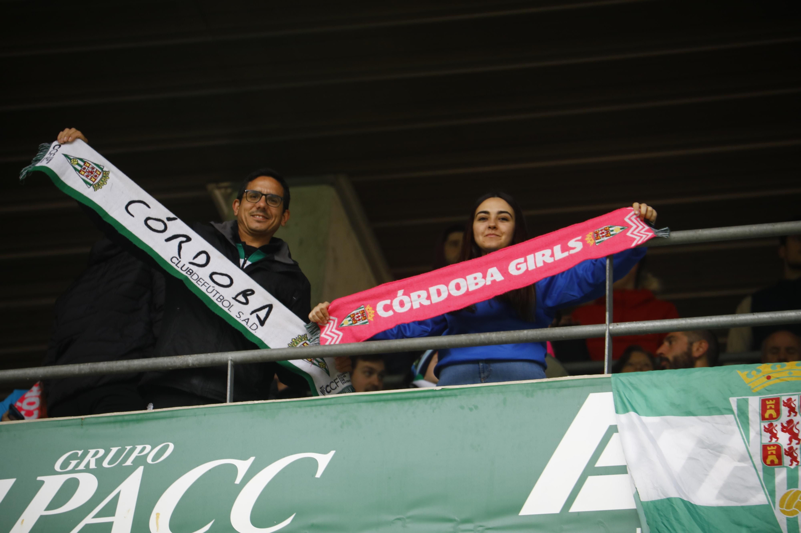 El ambiente en las gradas de El Arcángel para el Córdoba CF - Cultural Leonesa, en imágenes