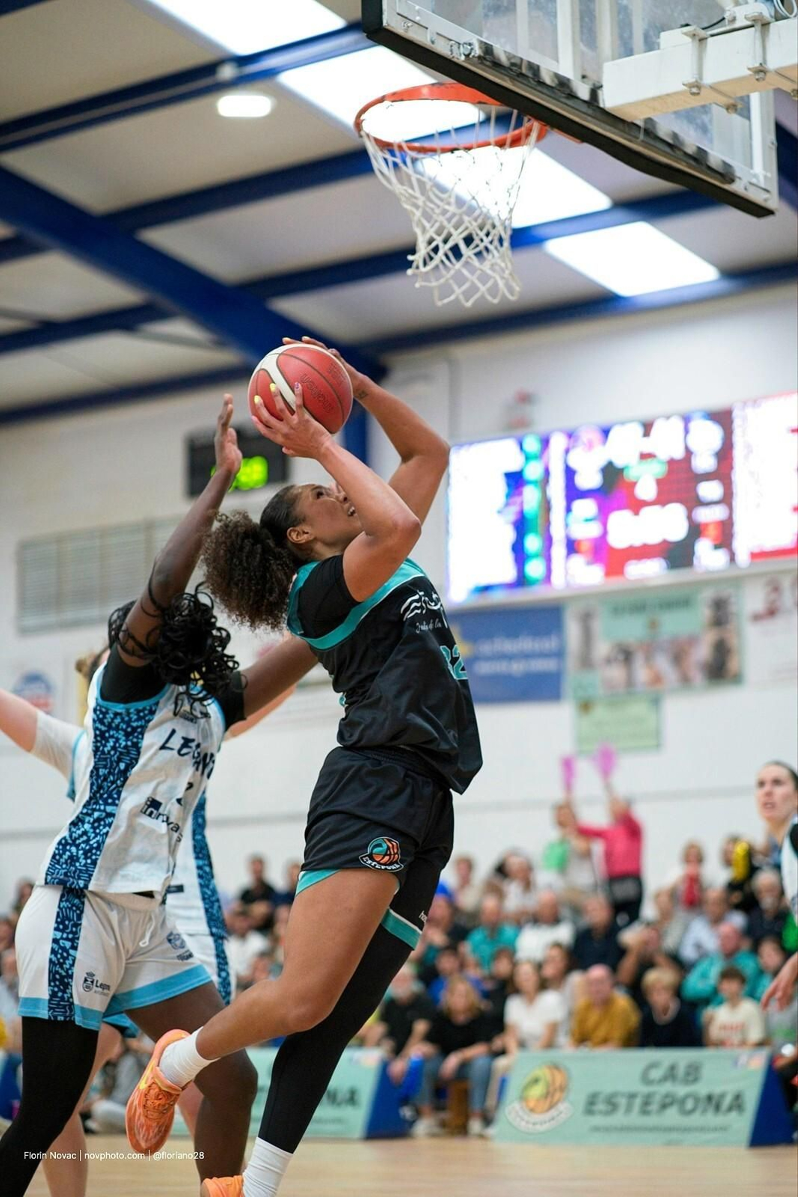 La fiesta en Estepona tras eliminar al Leganés