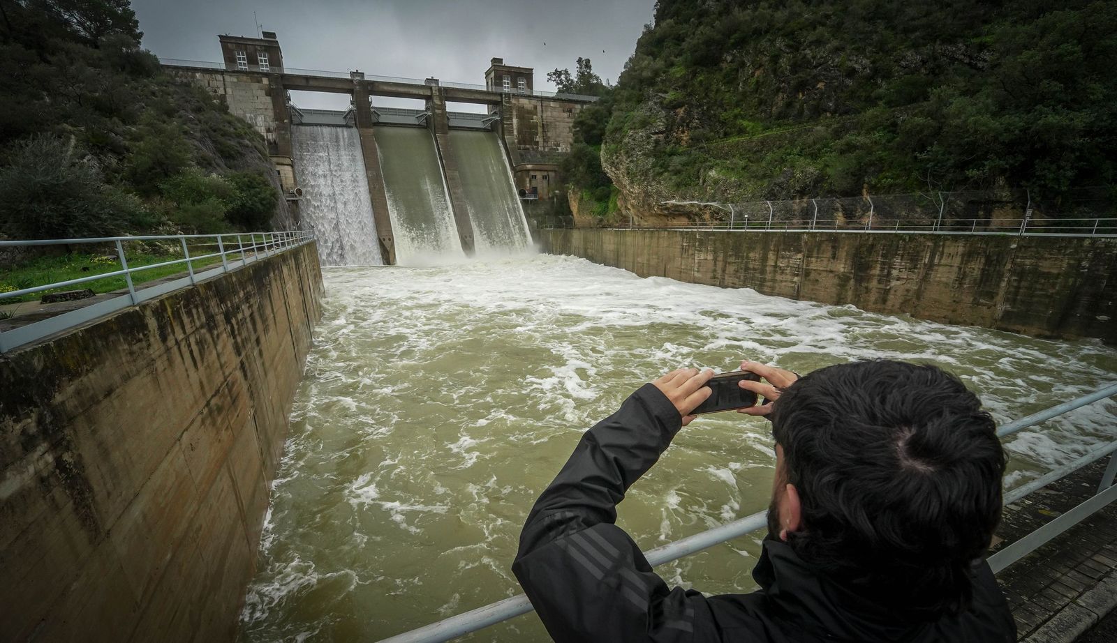 Imágenes del estado actual de los embalses de los Hurones, Guadalcacín y Bornos