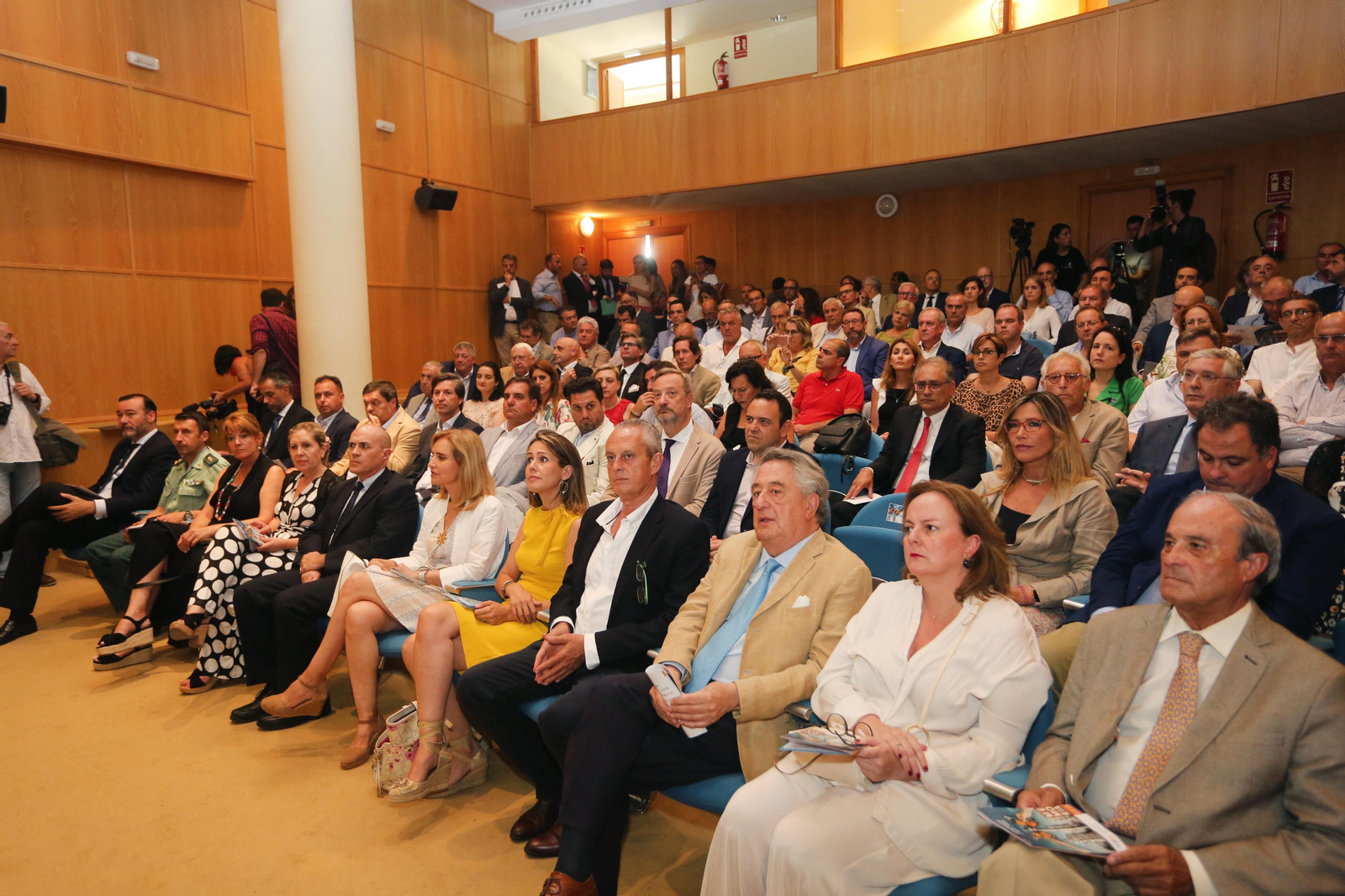 Presentación memoria de la Aiqbe en imágenes