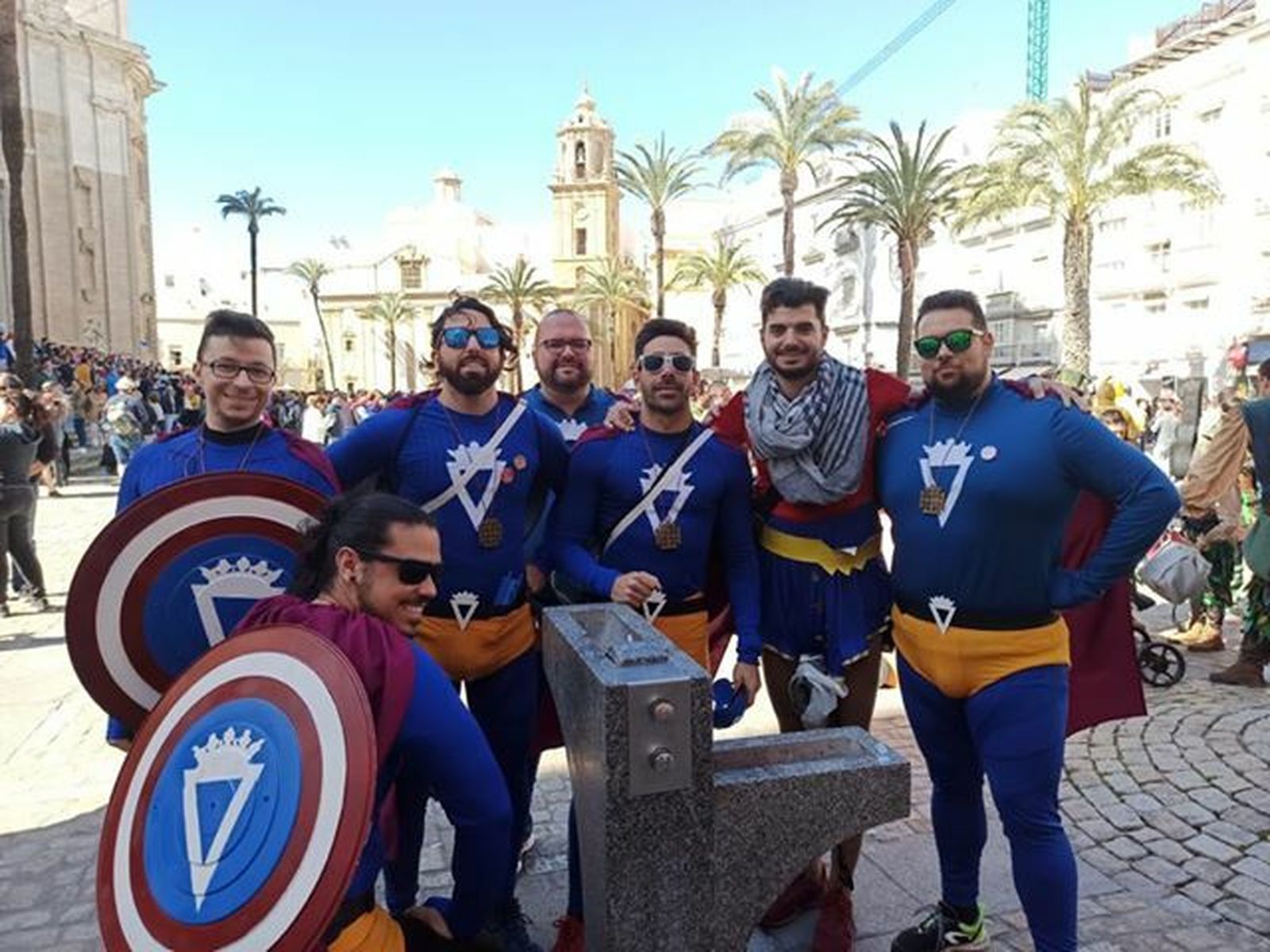 Los componentes de la chirigota 'Capitán Kichi'