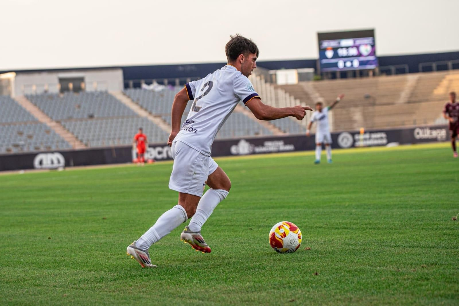 Curro Burgos, en uno de los duelos en La Victoria.
