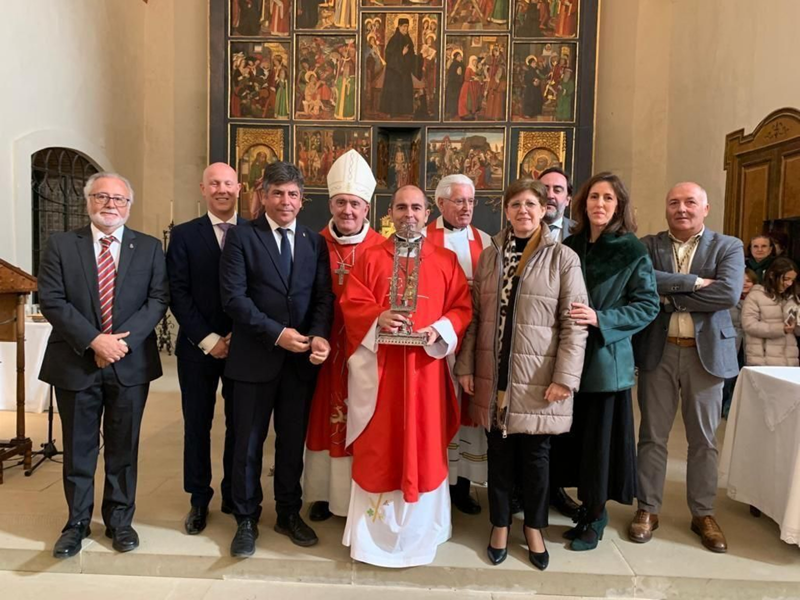 Entrega del relicario a la parroquia de San Francisco Solano.