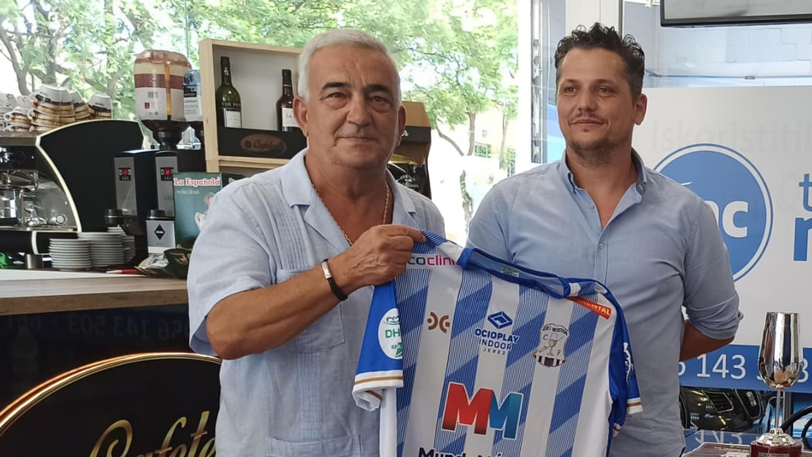 Manuel Queijo, presidente del Industrial, explicará a sus socios la situación del club. Manuel Queijo, presidente del Industrial, explicará a sus socios la situación del club.