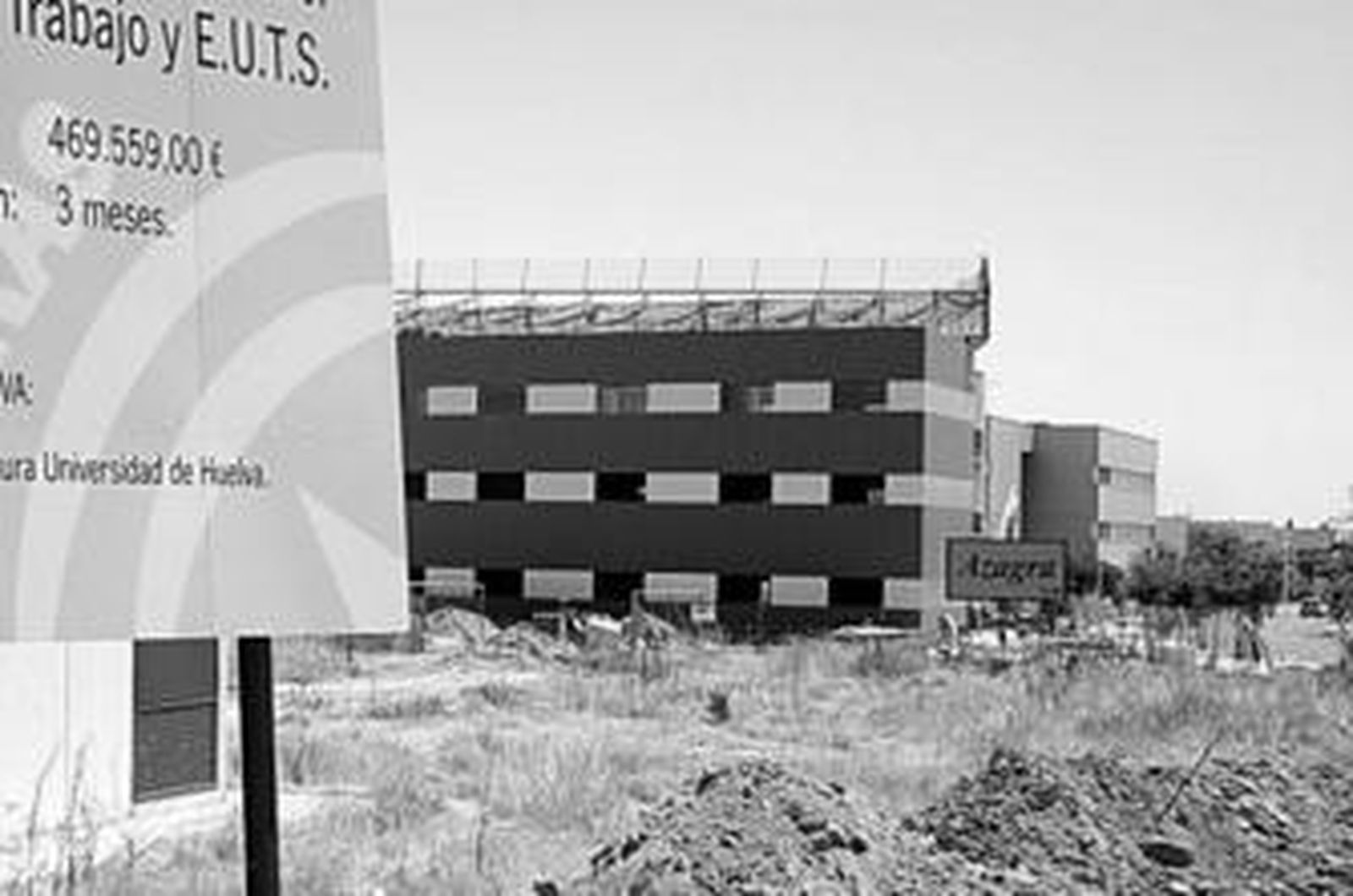 Vista del maxiaulario que se ubica al lado de la parcela destinada a a nueva Politécnica.