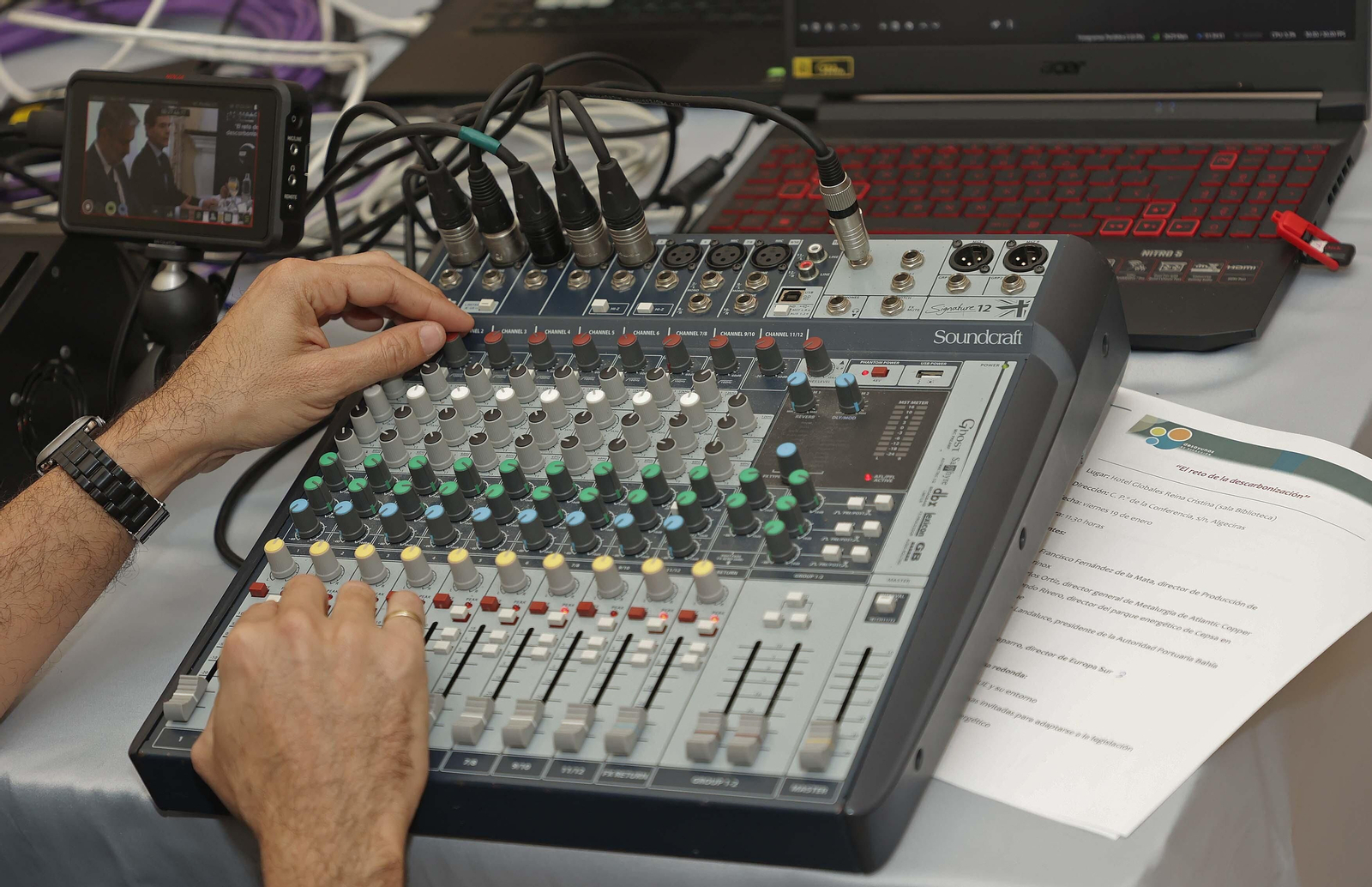 Desayunos de Redacción: 'El reto de la descarbonización', en imágenes