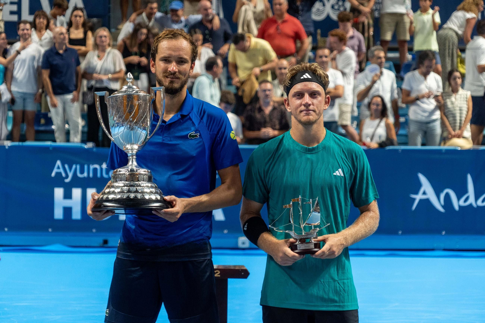 Imágenes de la final masculina de la Copa del Rey de tenis entre Daniil Medvedev y Alejandro Davidovich
