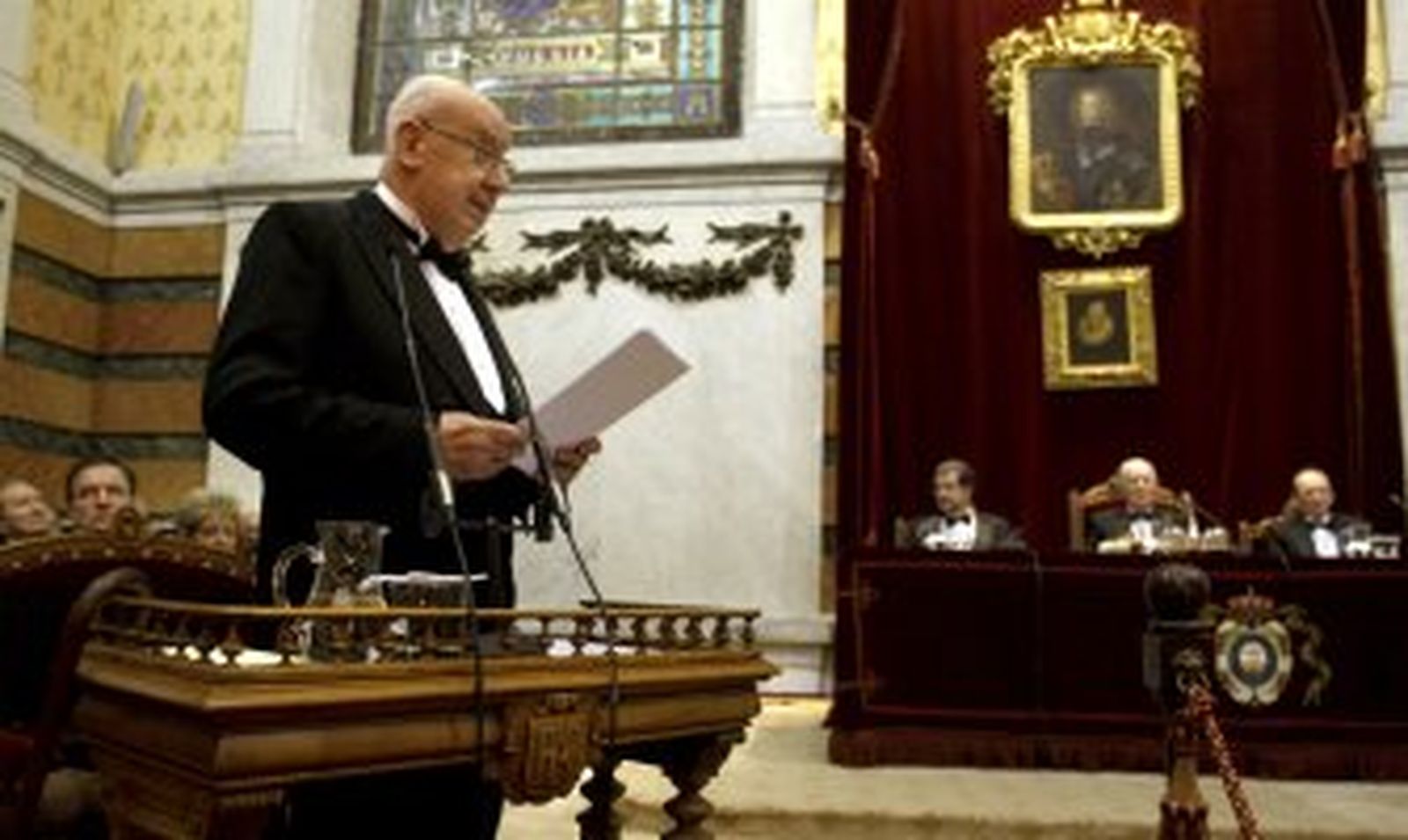 Borau 'cuela' en la RAE al 'sheriff' del Oeste, a Tarzán y a los 'frikis'