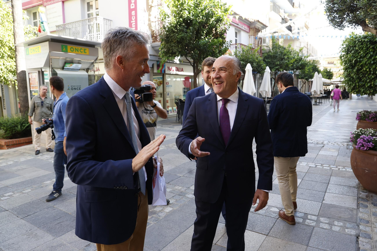 Las fotografías de la visita del embajador británico en España, sir Alex Ellis, al Ayuntamiento de Algeciras