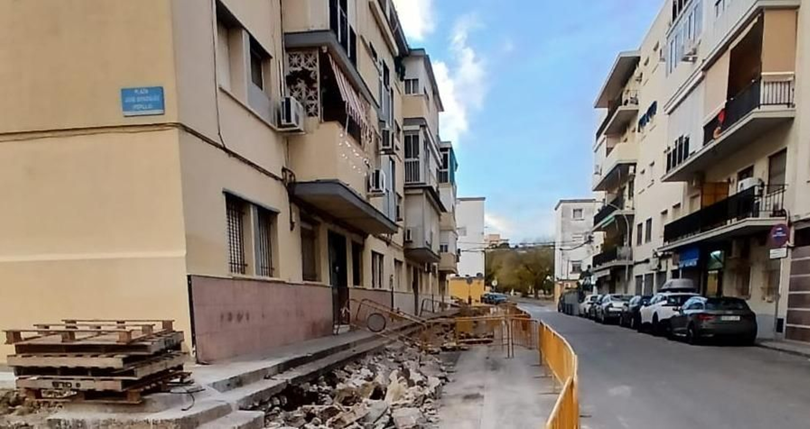 Imagen de las obras de mejora en los accesos de la barriada de Icovesa