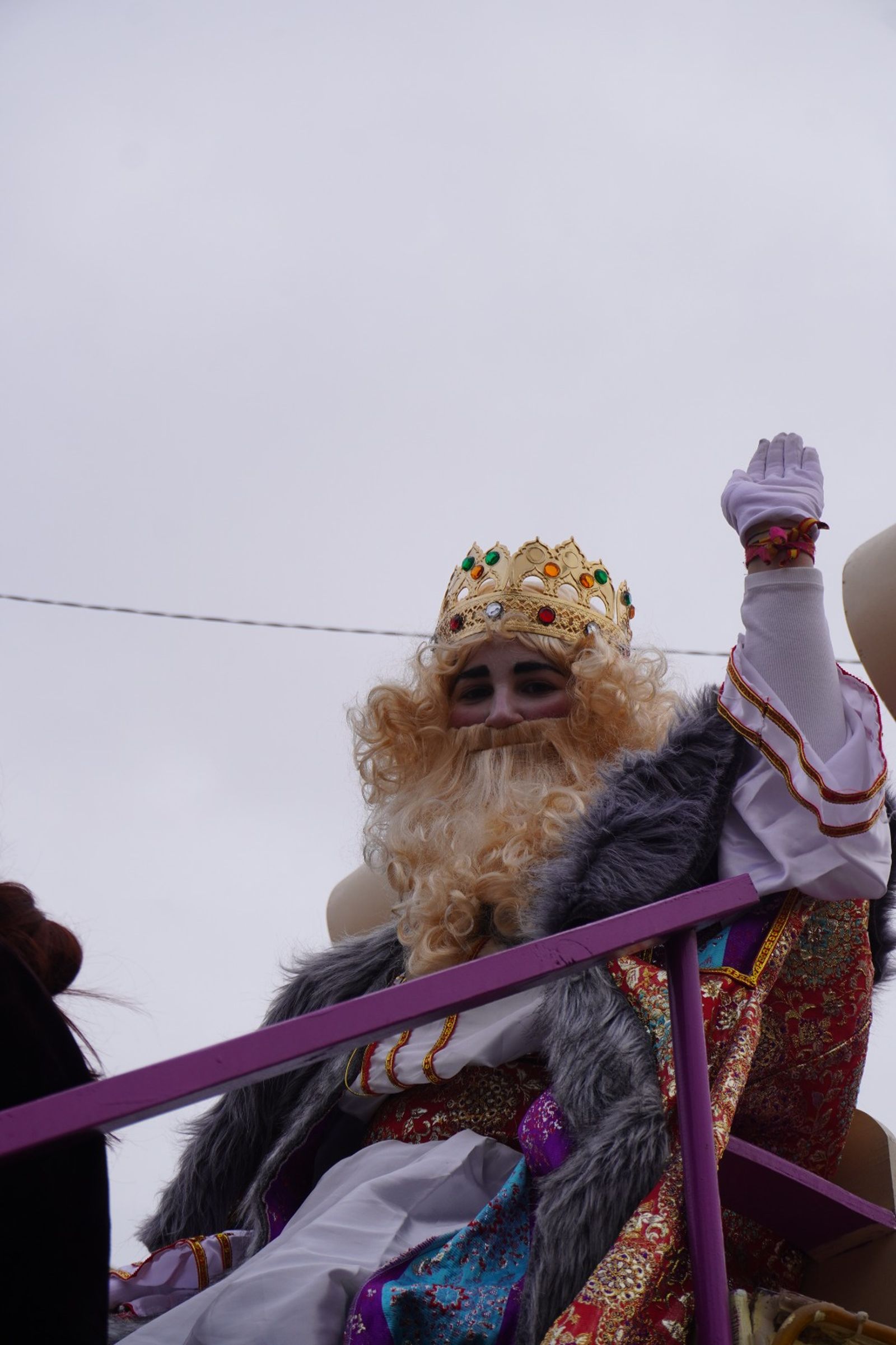 Imágenes de la cabalgata de Carboneras: más de 1.700 caramelos repartidos