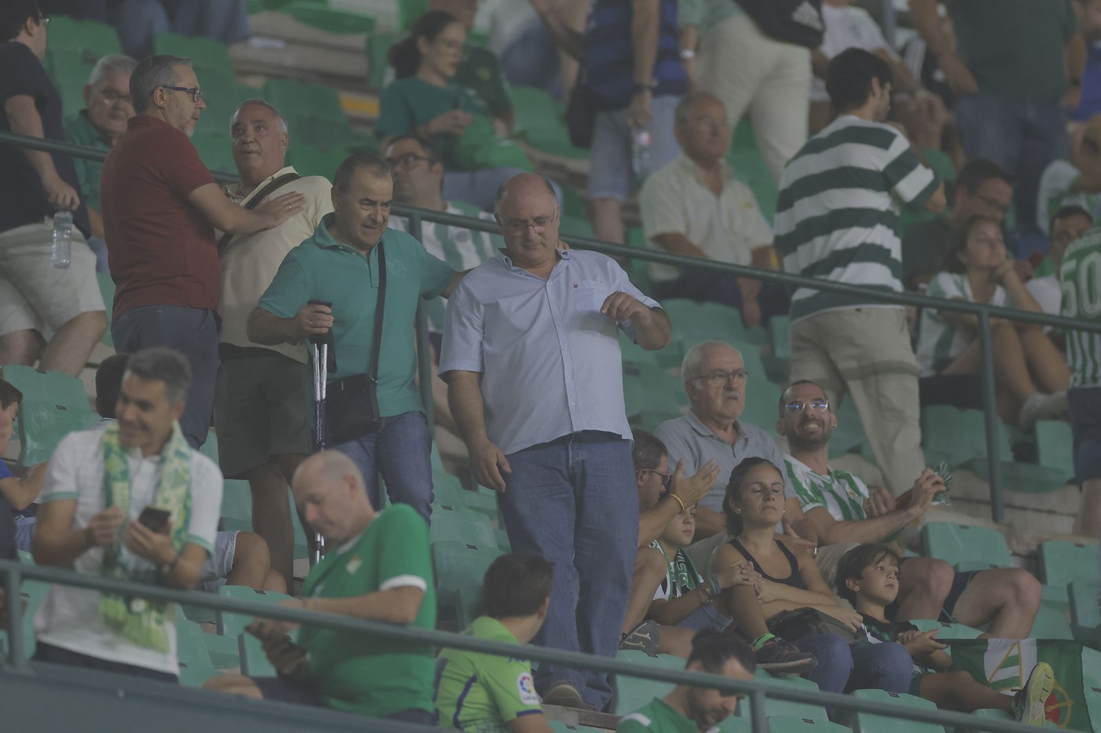 Búscate en las fotos del Betis-Valencia
