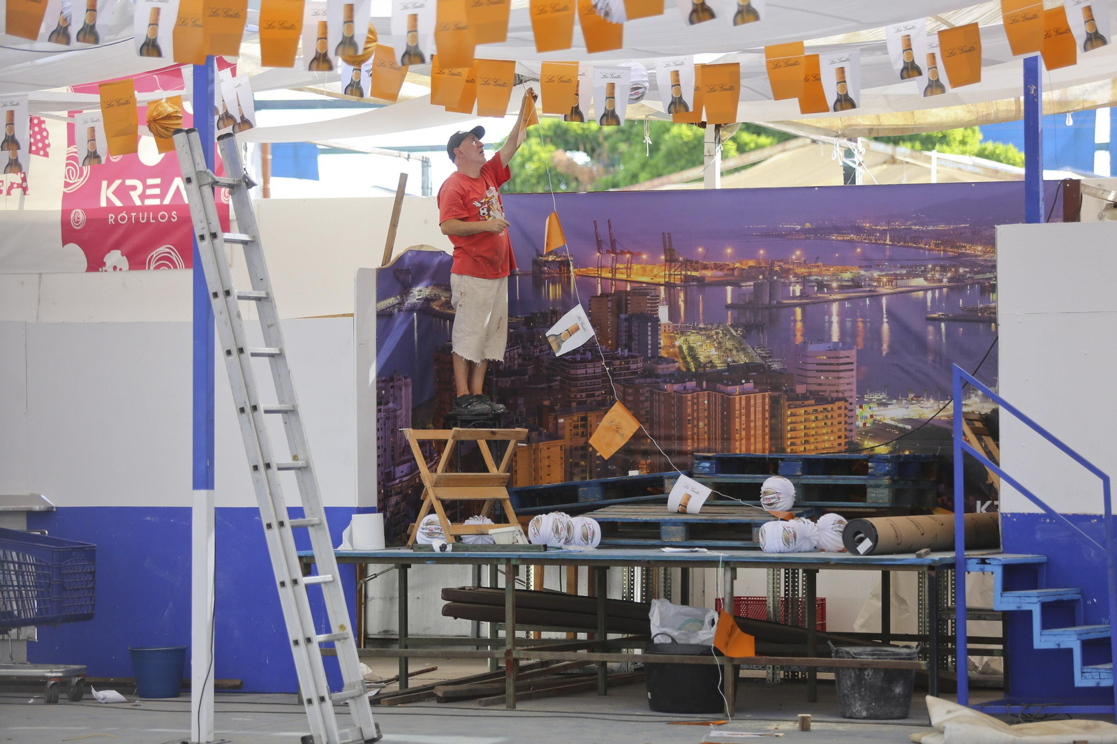 Las fotos de los preparativos para la Feria de Málaga 2019