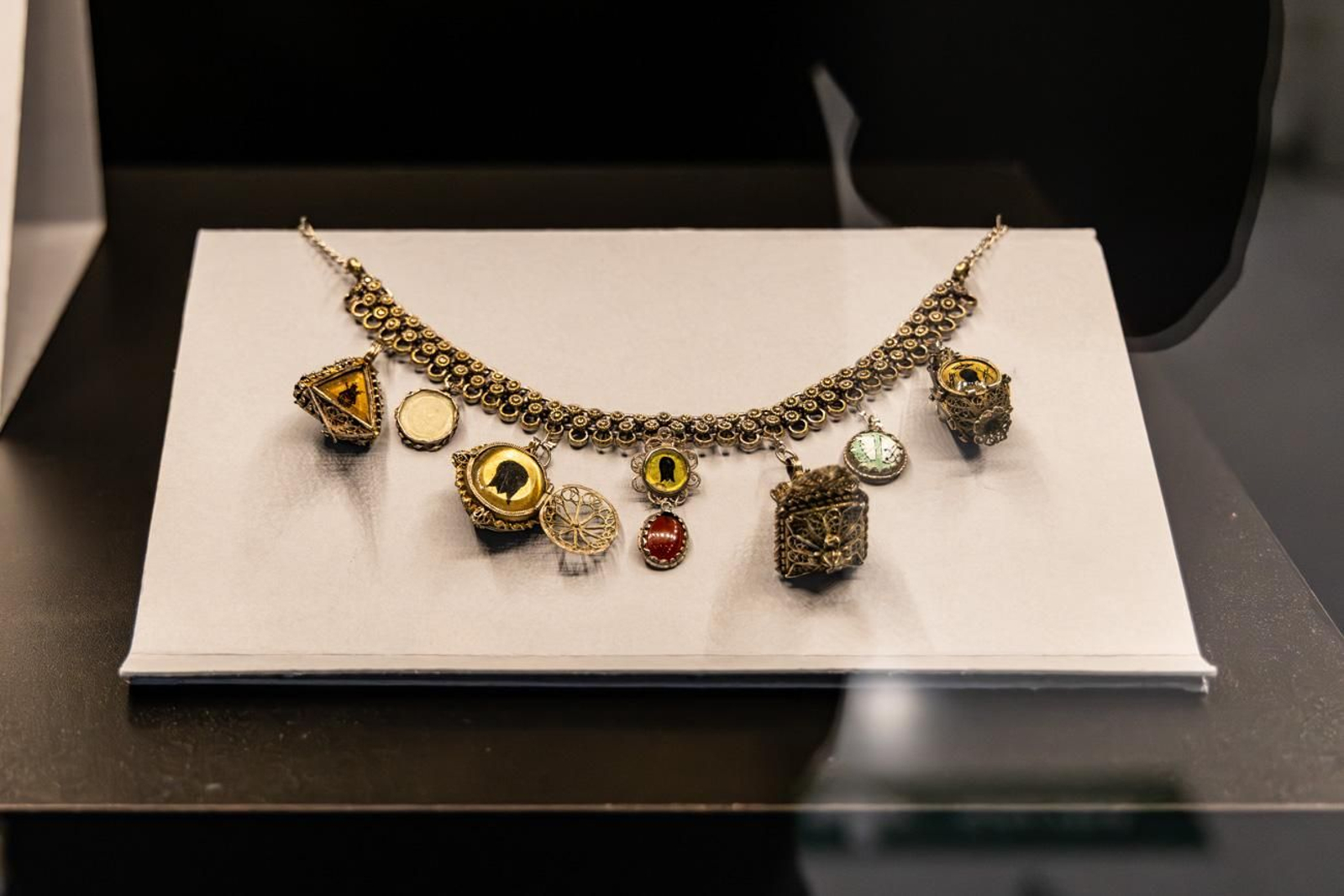 'Más allá del Santo Rostro: el misterio de las verónicas toma forma de exposición