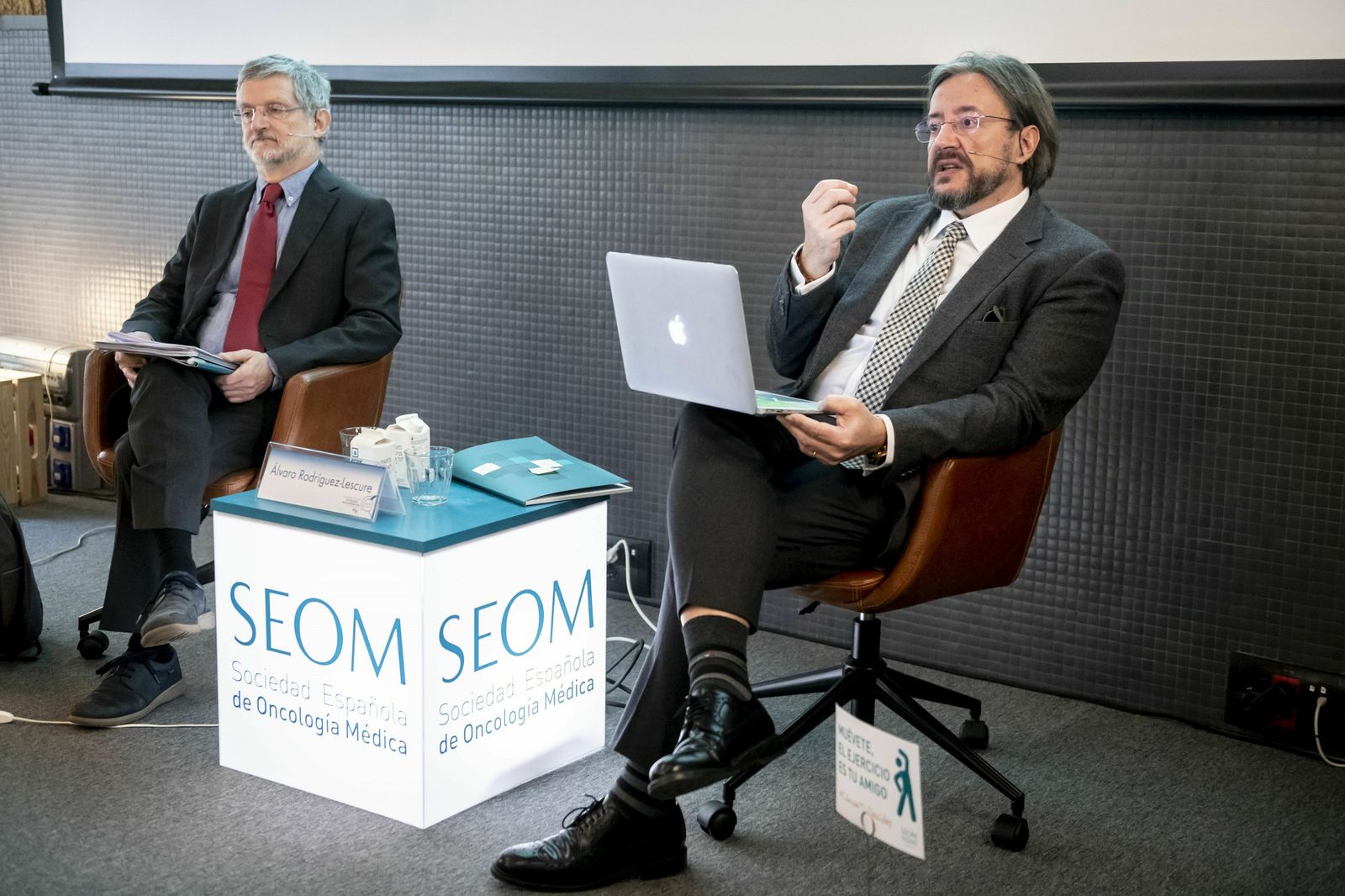 Responsables de la Sociedad Española de Oncología Médica presentan el informe.