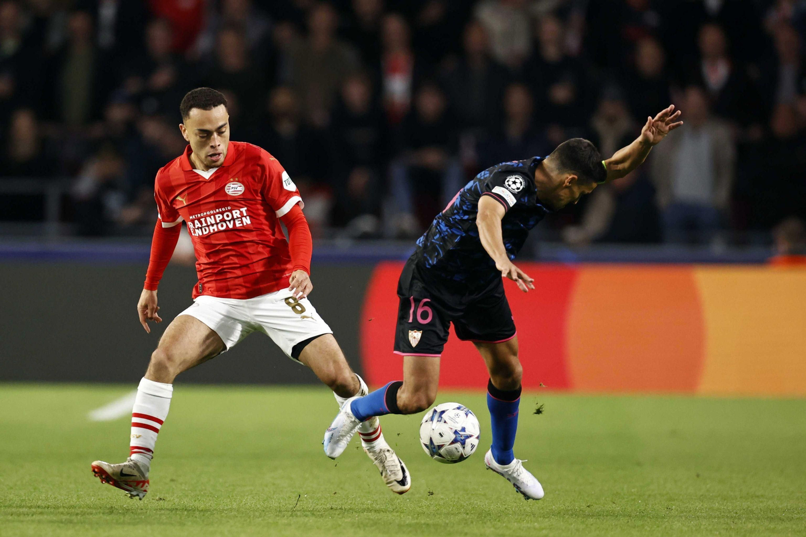 Las fotos del PSV Eindhoven - Sevilla de Champions