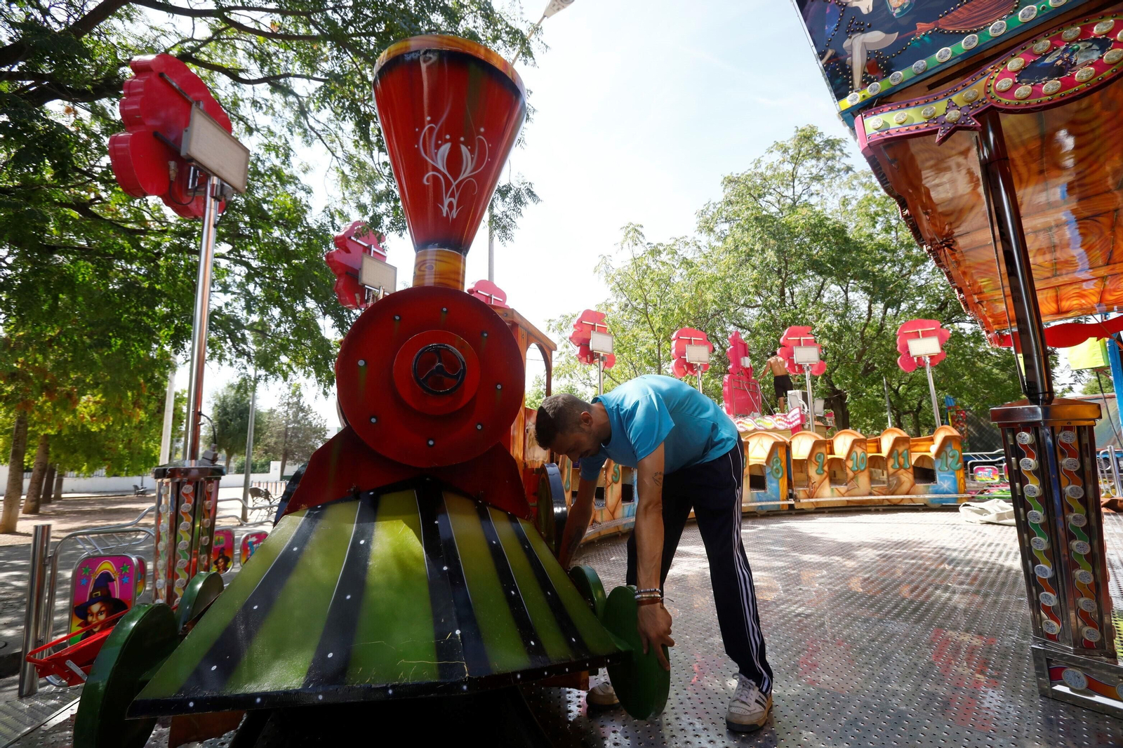 El montaje de la Velá de la Fuensanta, en imágenes