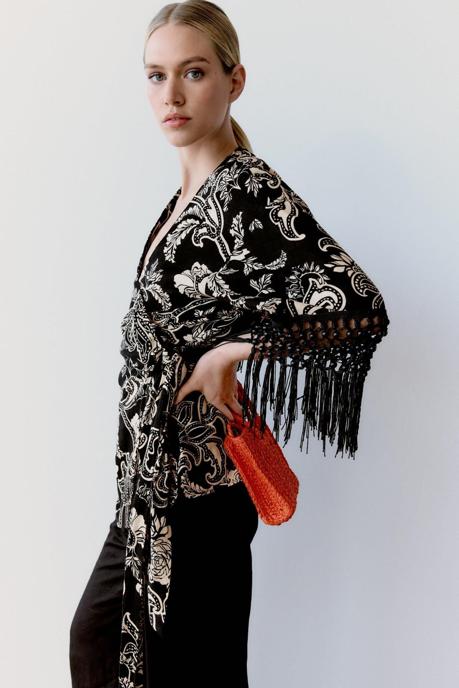 Chaqueta de flecos de Zara.