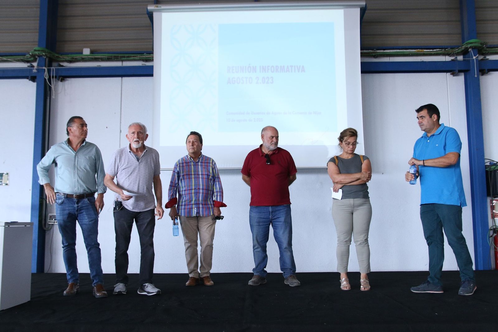 La Mesa del Agua se concentra contra la rebaja en el suministro de agua desde la desaladora de Carboneras