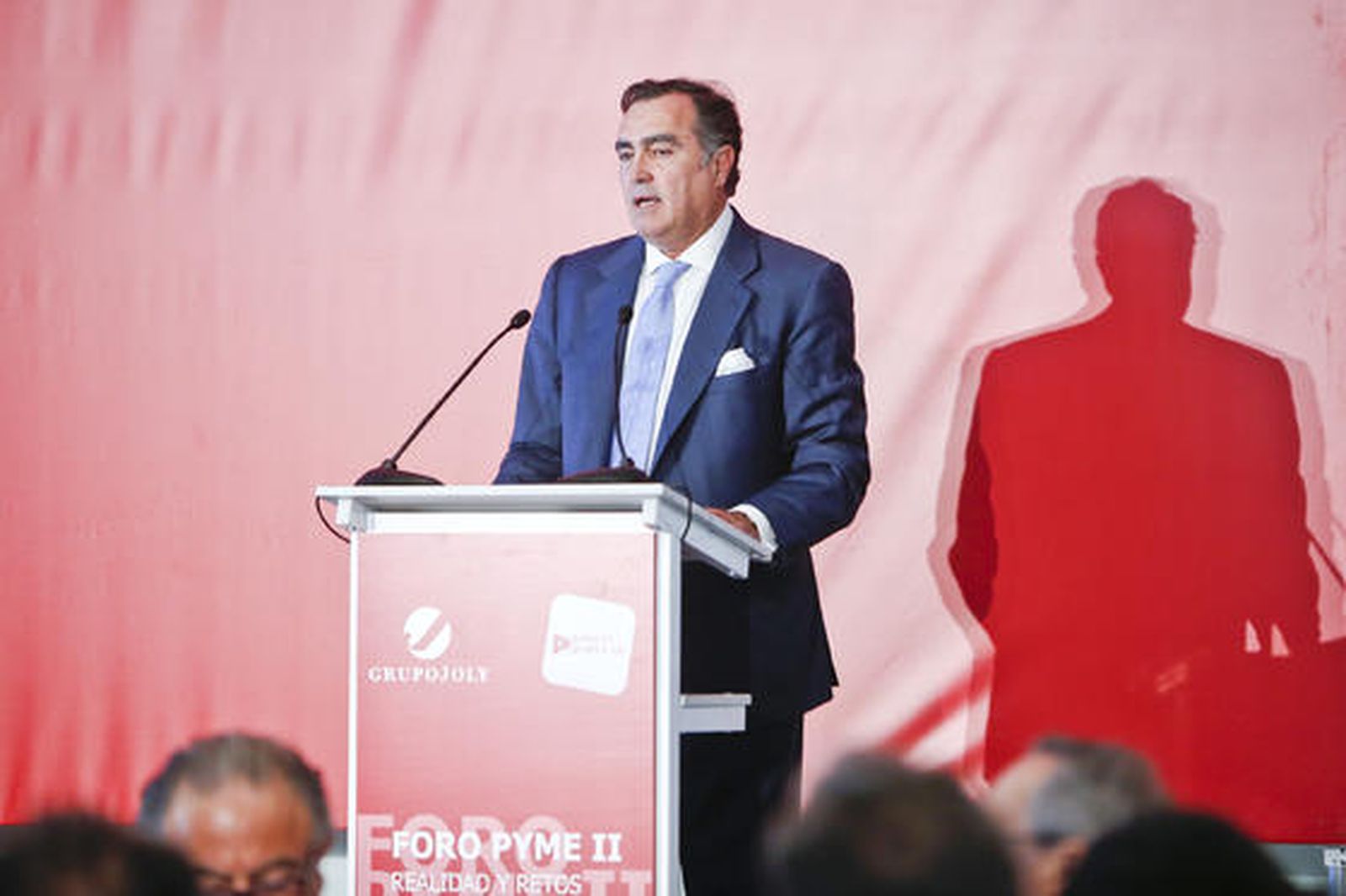 José Ramón Estévez en un momento de su intervención.

Foto: Julio González