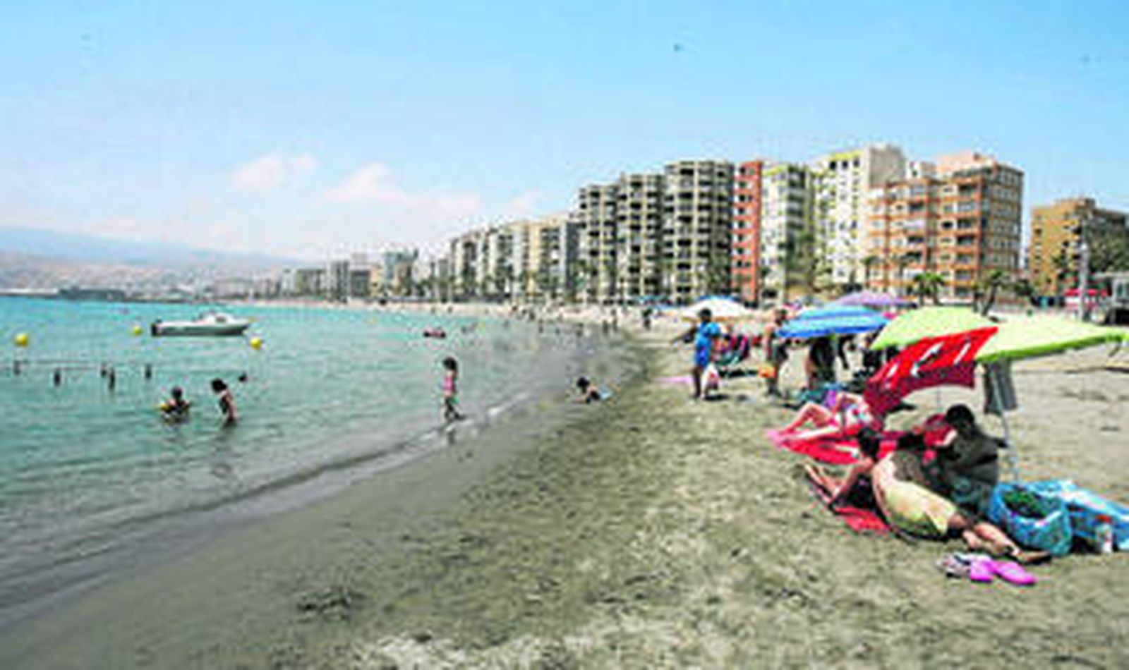Playa El Zapillo, en Almería.