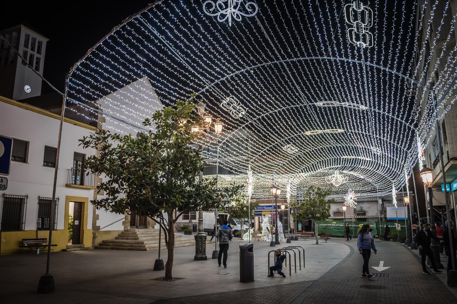 Arranca en Roquetas de Mar una “Navidad especial”, con el encendido del alumbrado navideño