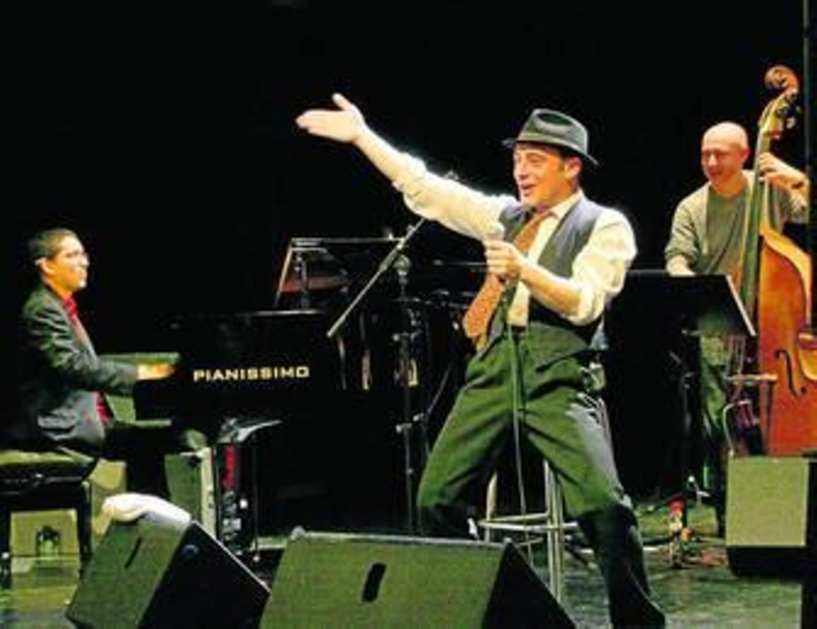 Toni Zenet se ha rodeado de unos músicos excepcionales en esta gira.