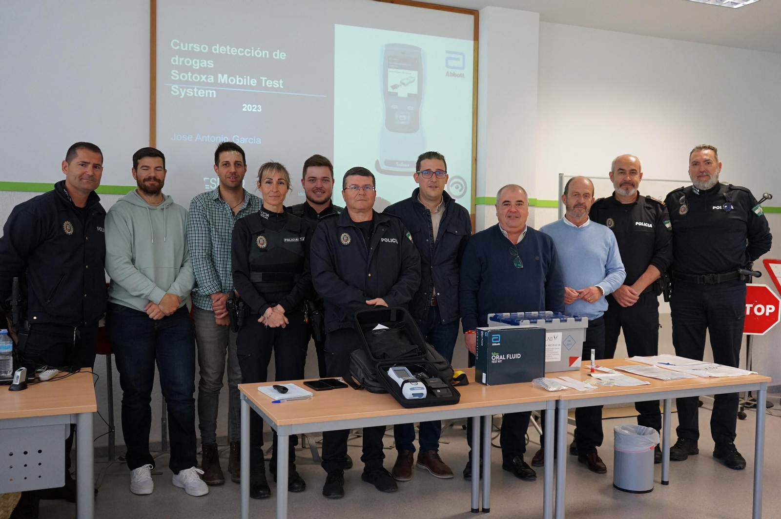 Agentes de la guardia urbana de Vicar en este curso formativo