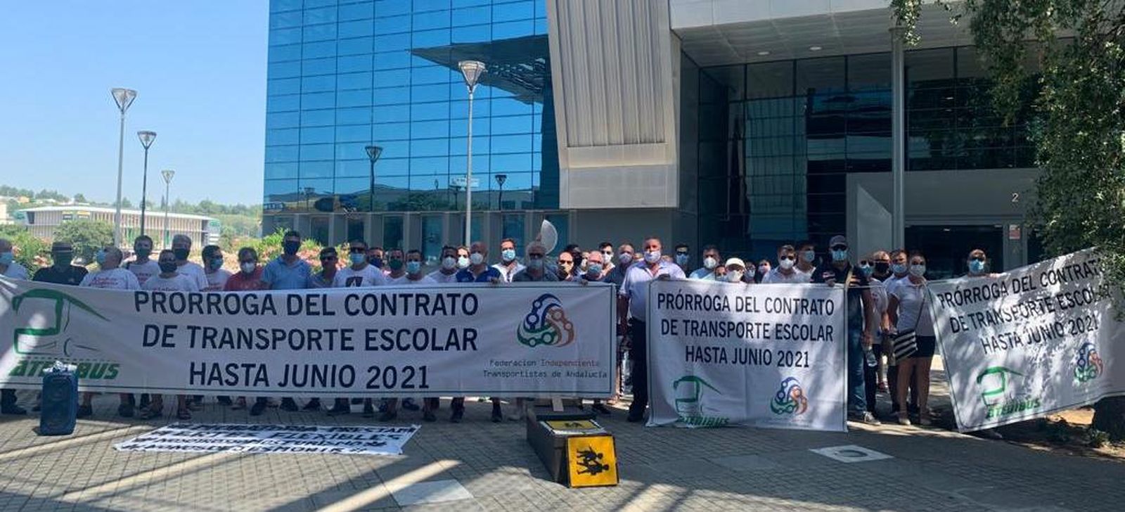 Una de las movilizaciones llevadas a cabo por el sector del transporte escolar.