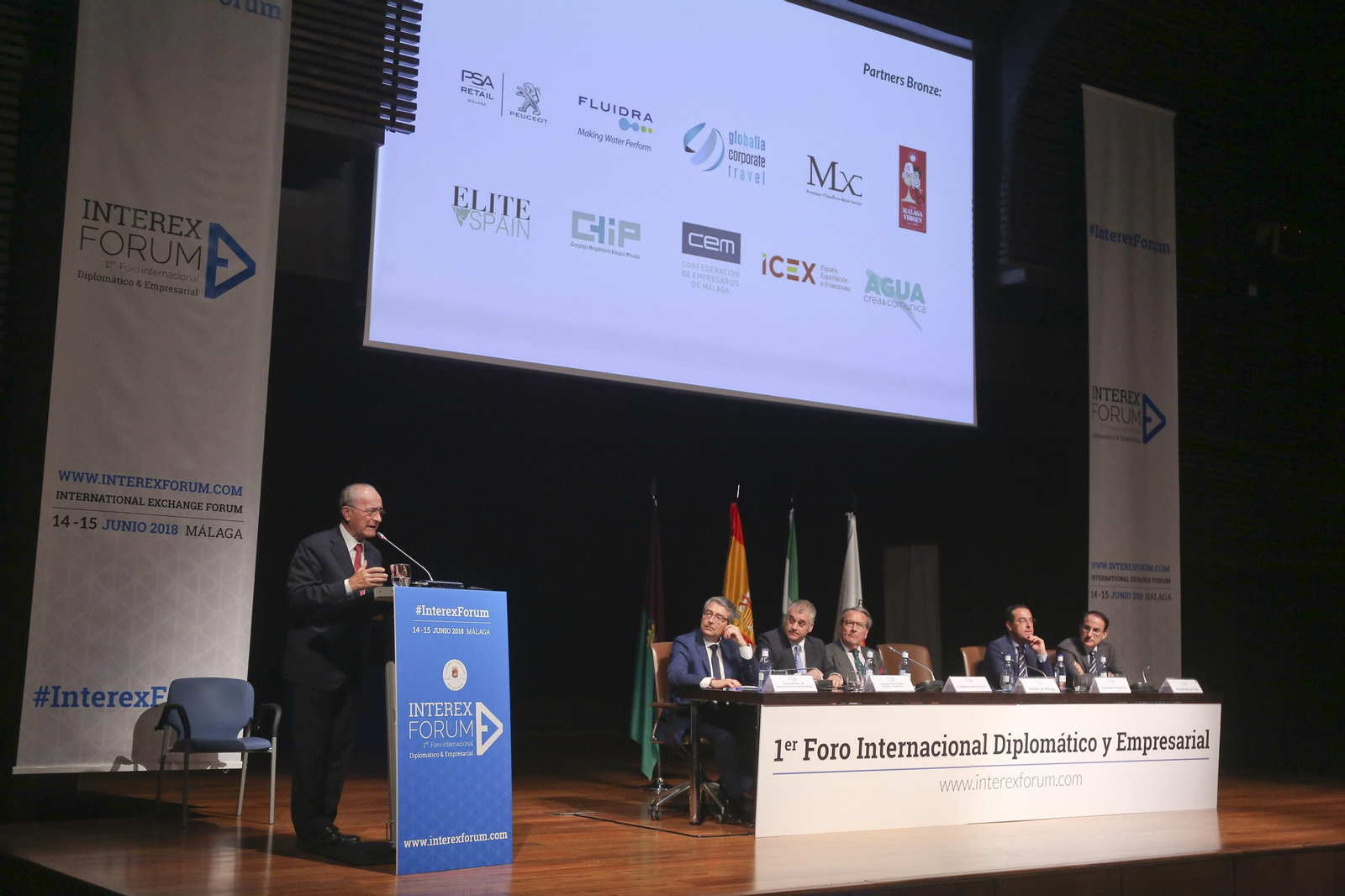 Francisco De la Torre, Francisco Salado, Javier Carnero, Pedro Mejías, Miguel Briones y Javier González de Lara, en la inauguración.