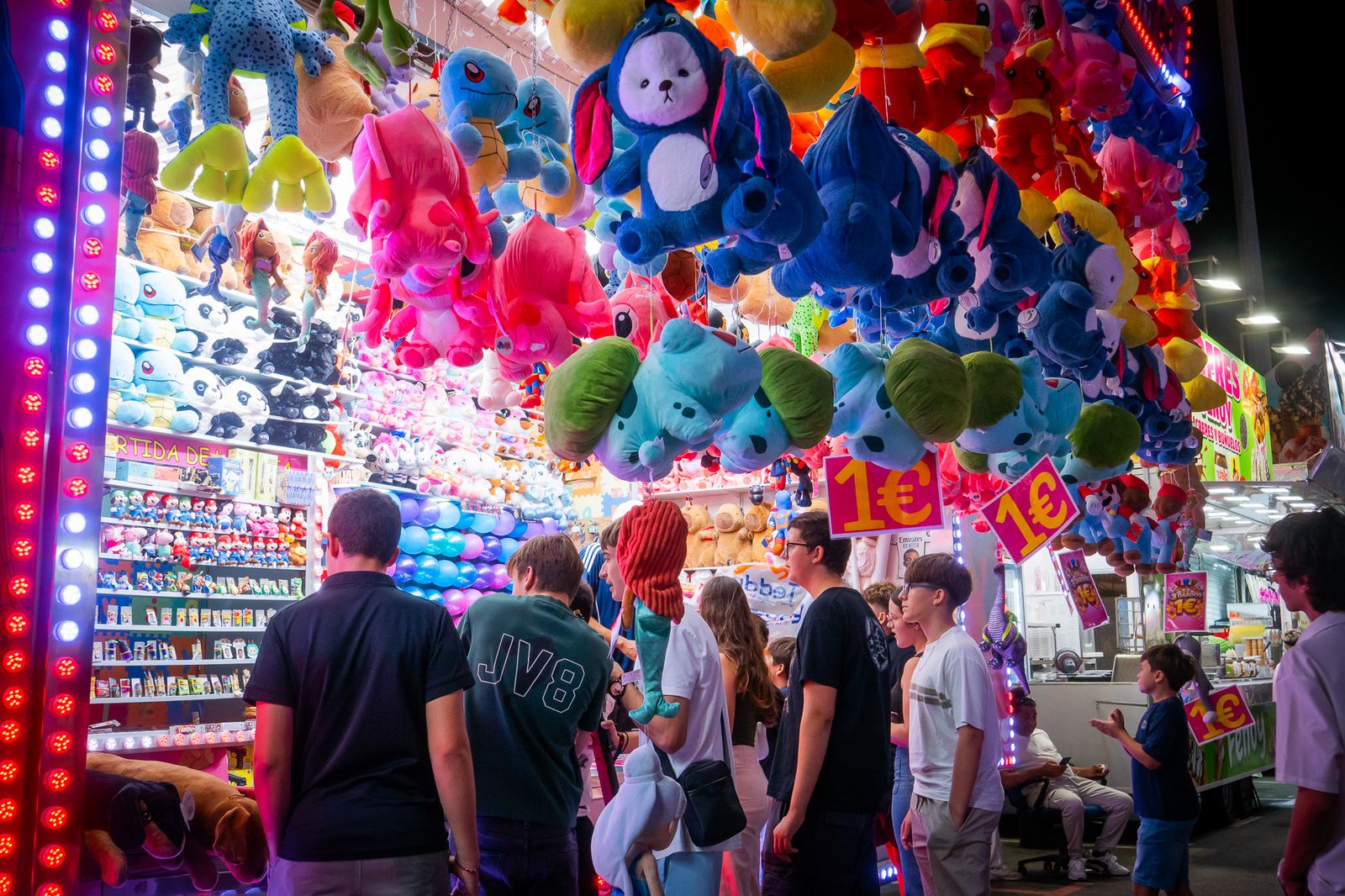 Roquetas vibra con el inicio de sus fiestas patronales en honor a la Virgen del Rosario, en imágenes