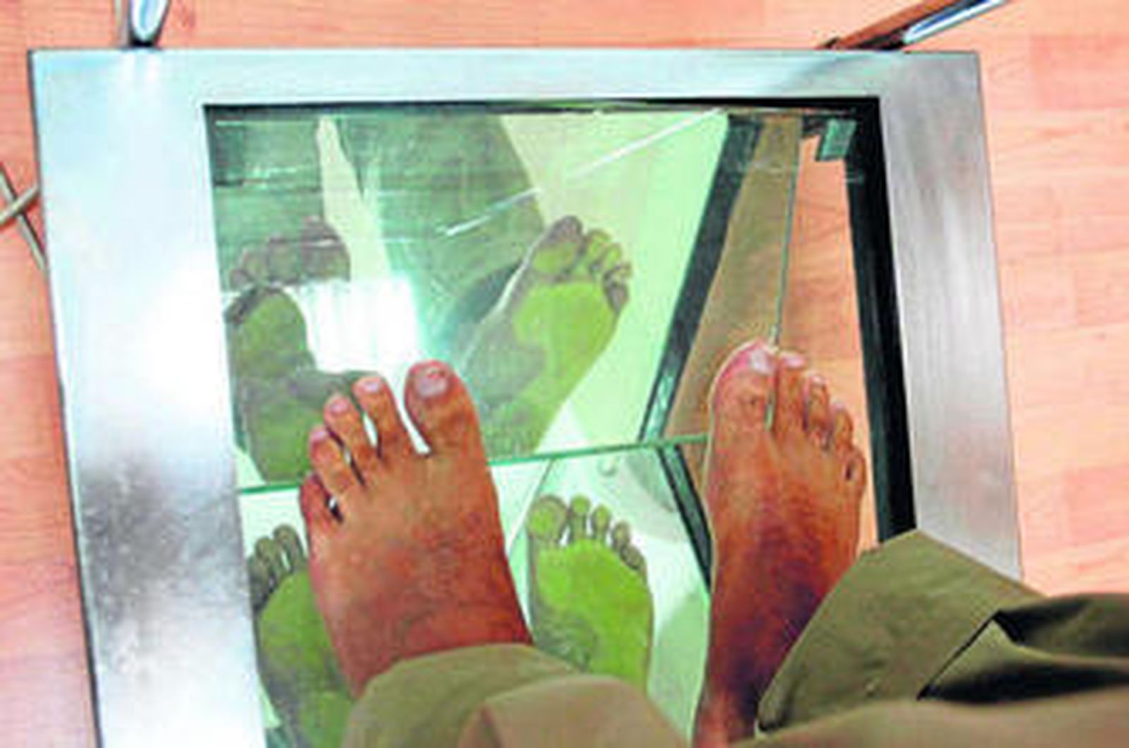 Dispositivo para ver los defectos de la pisada.