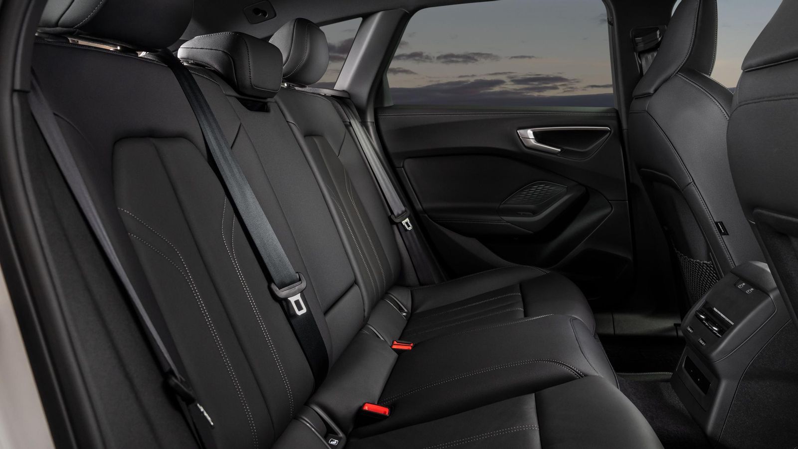 Espacialmente, el A5 cumple satisfactoriamente con buenas cota de anchura, altura o longitudinal.