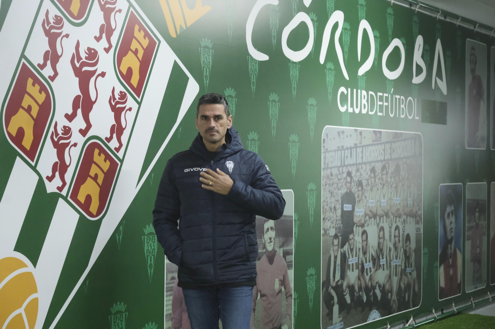 La presentación de Antonio Caballero como jugador del Córdoba CF, en imágenes