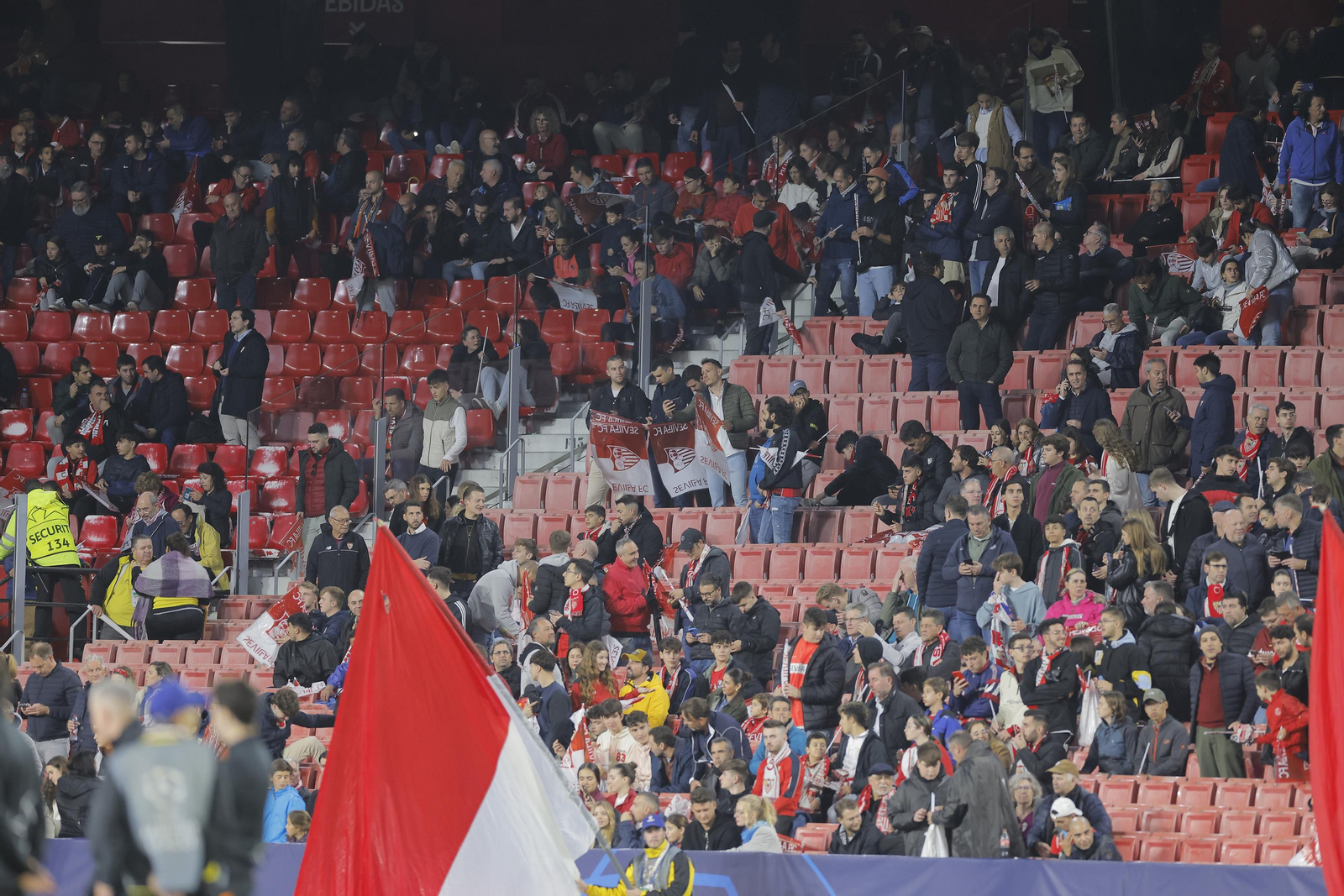 Búscate en las fotos del Sevilla Fc- PSV