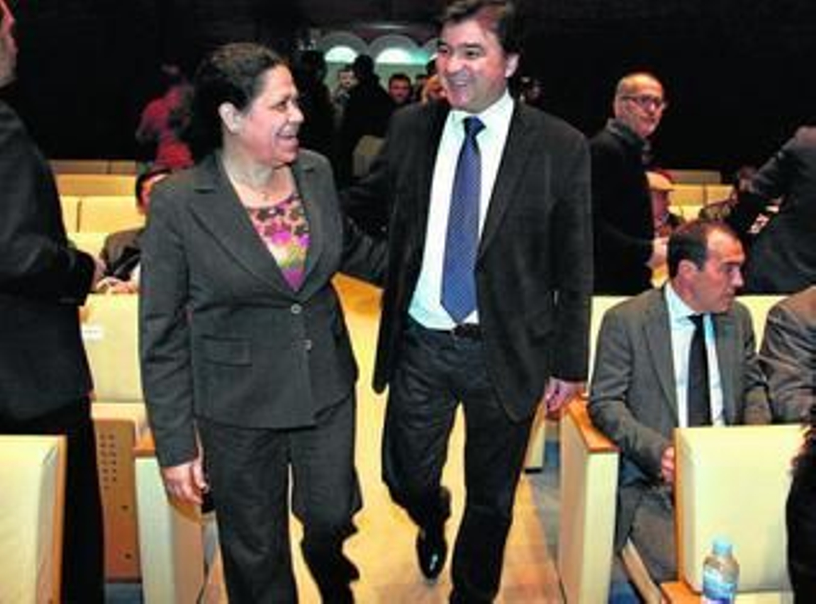 Manuela De Paz y Gabriel Cruz, hace casi un año, en el Foro Huelva 2015 del PSOE.