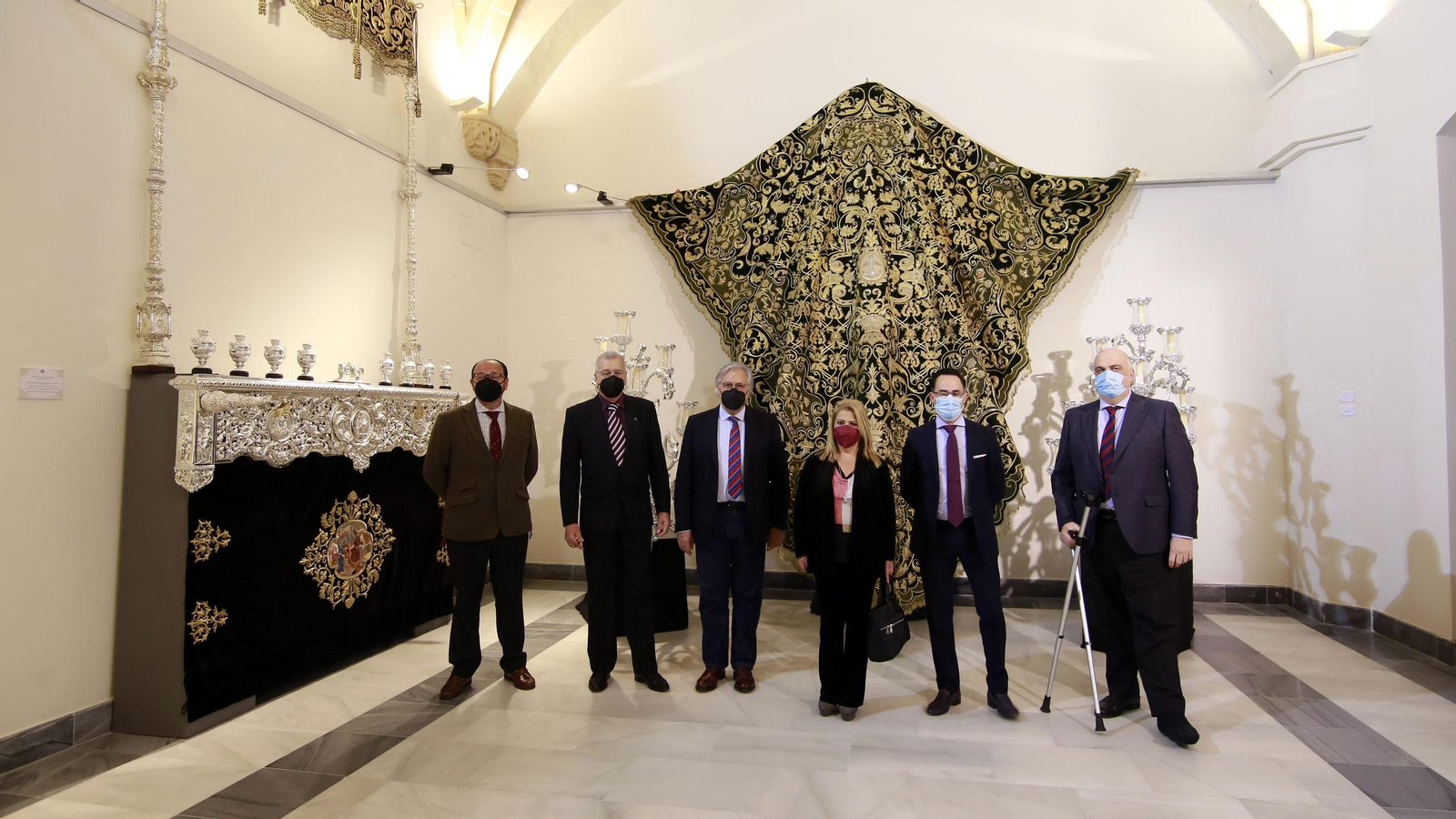 Imágenes de la magna exposición de las cofradías en Los Claustros