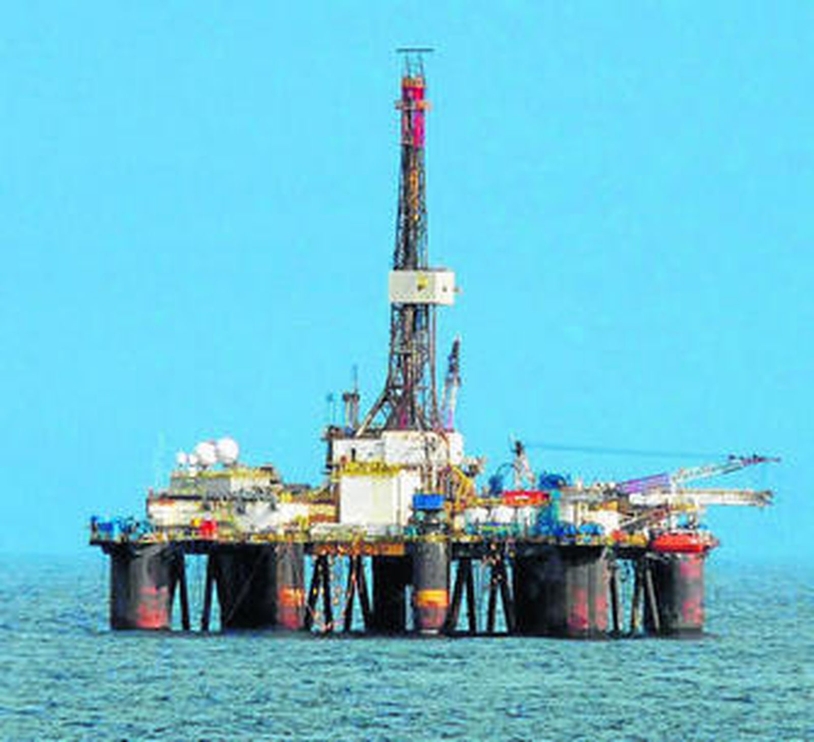 Plataforma de perforación similar a la que llegará al puerto en unos días.