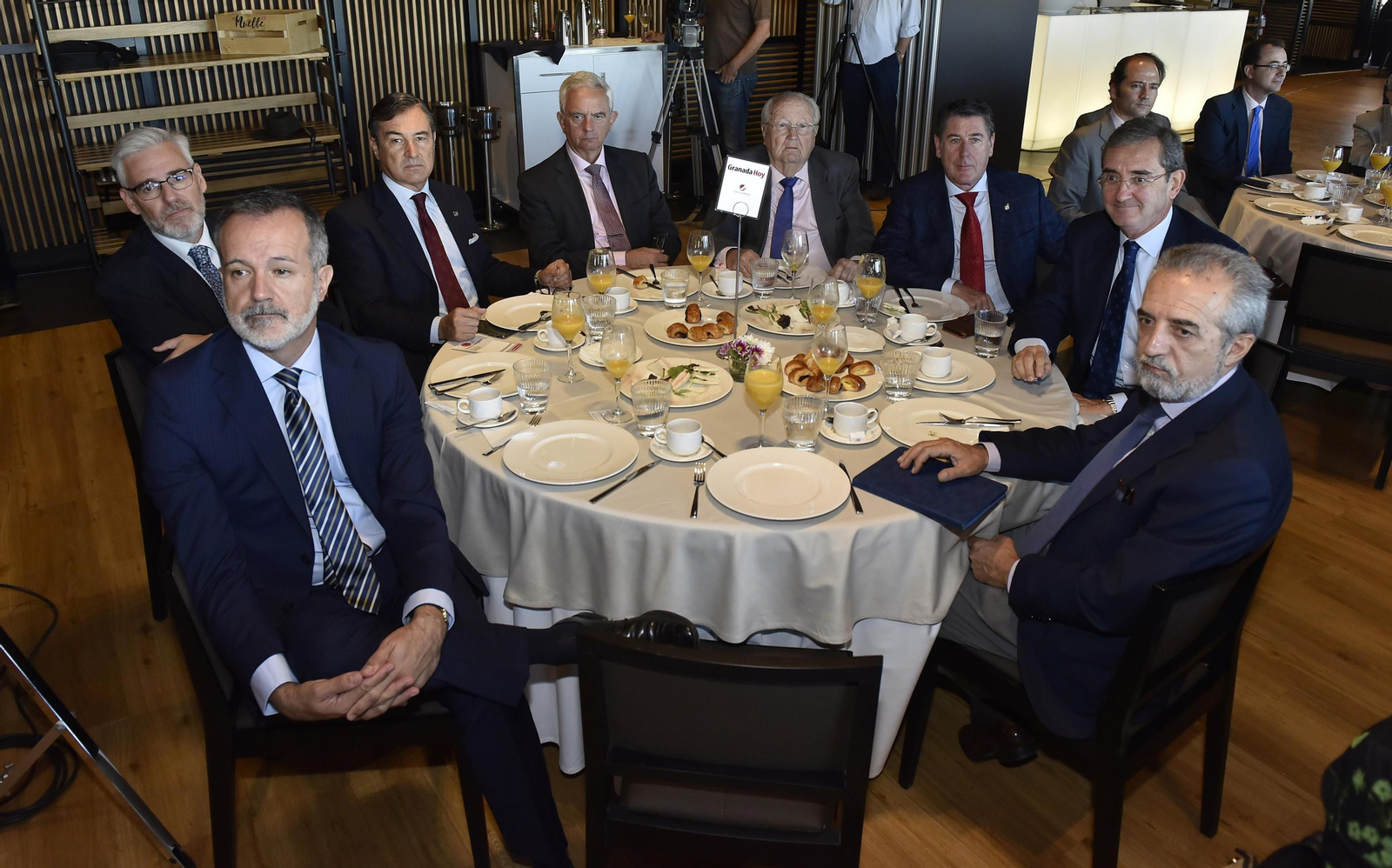 El Desayuno Informativo del Grupo Joly con Juan Espadas, en imágenes