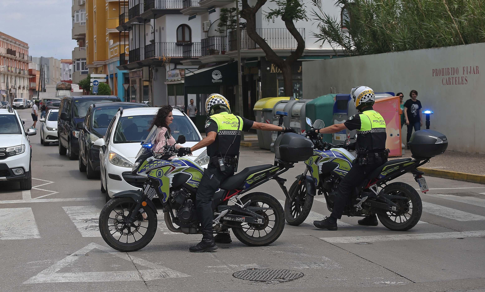 La manifestación de la plantilla de la residencia de Tiempo Libre de La Línea, en imágenes