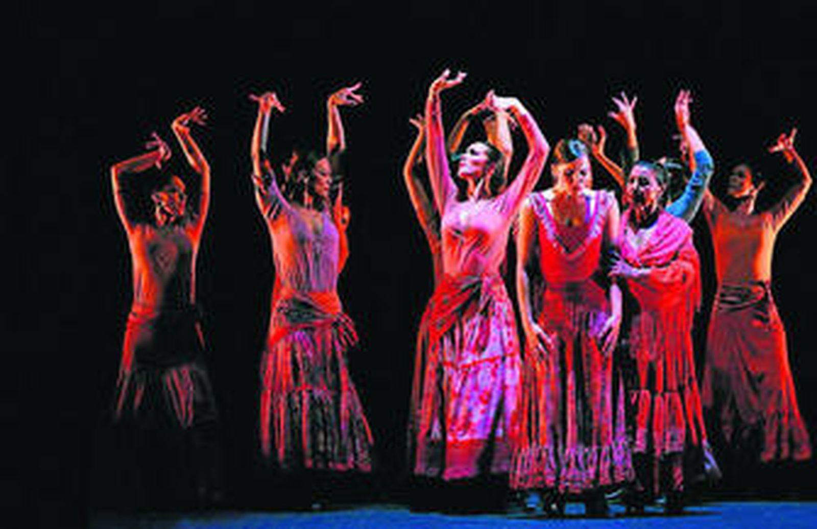 Un momento de 'Fuego', el ballet de Antonio Gades, interpretado en Jerez por la compañía que lleva su nombre.