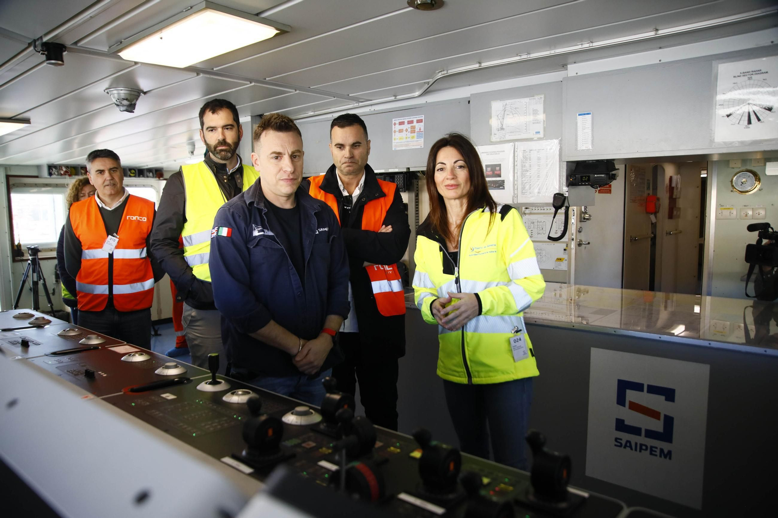 Las imágenes de la plataforma Saipem 3000 en el Puerto de Almería