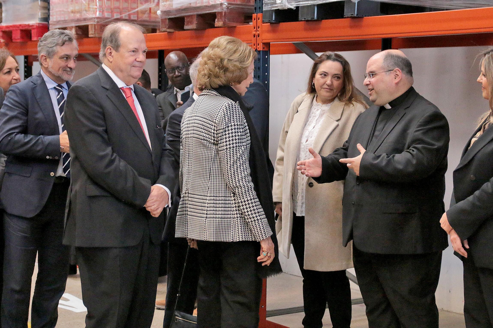 La Reina Sofía visita el Banco de Alimentos de Almería
