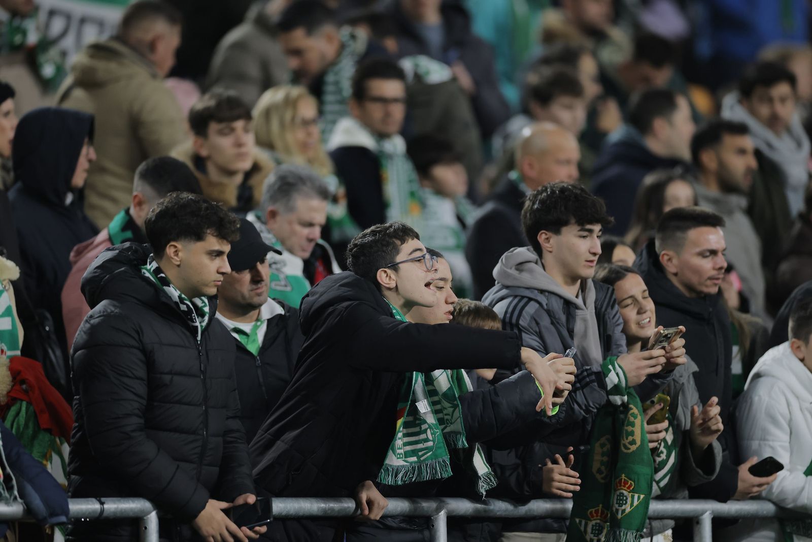 Búscate en las fotos del Betis - Villarreal