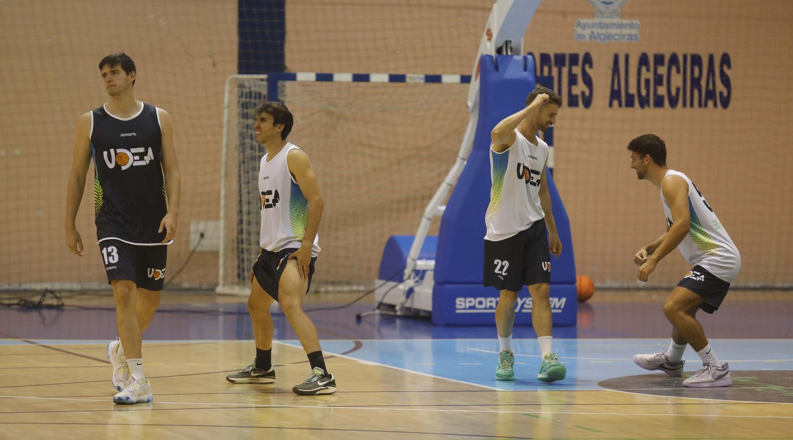 Las fotos del entrenamiento de Udea previo a su debut en Segunda FEB