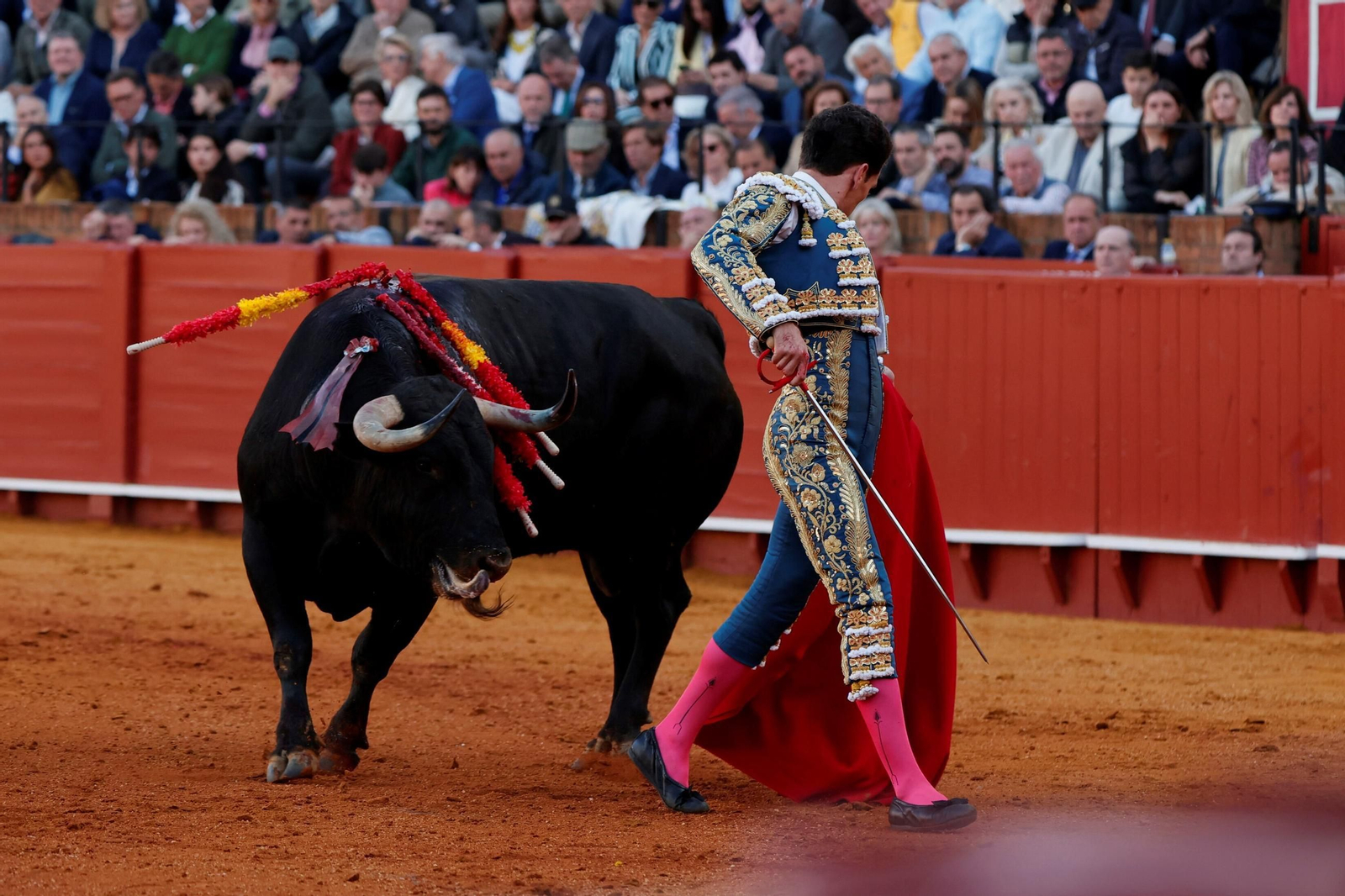 Las fotos de la corrida de David Galván, El Fandi y Ginés Marín en la Maestranza